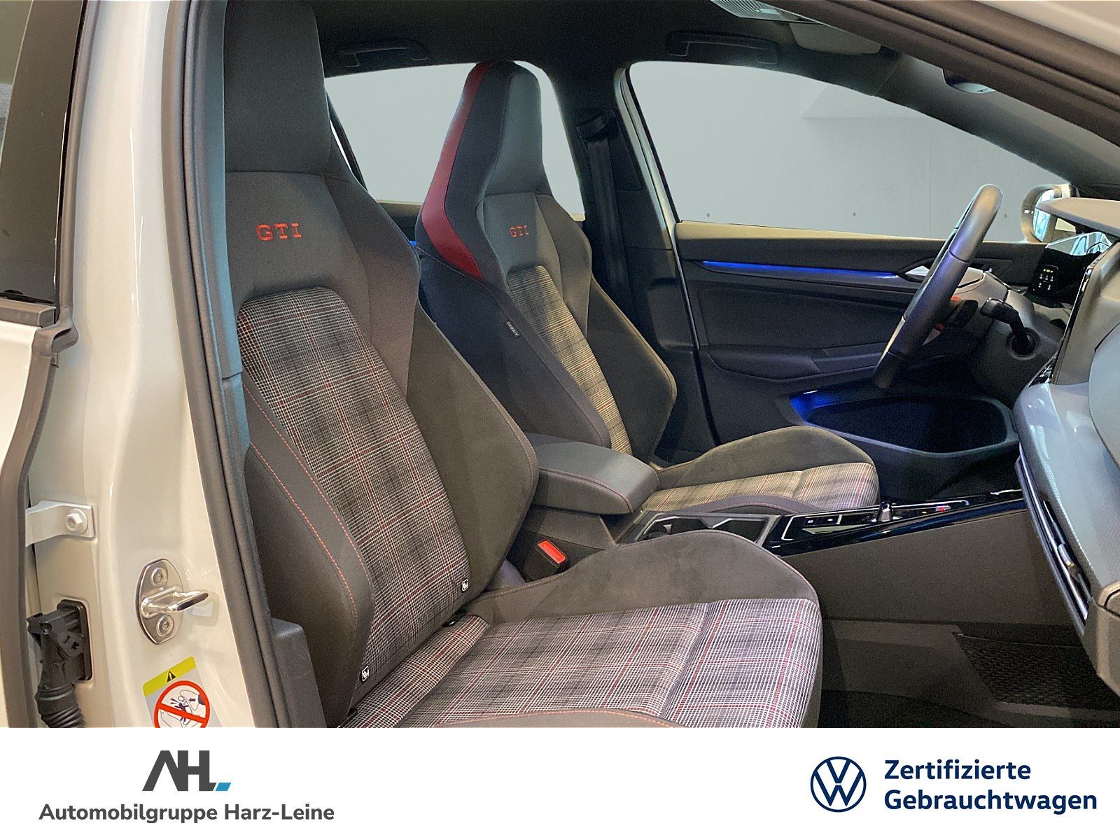 Volkswagen Golf GTI VIII 2.0 TSI DSG - Samsaru's Car Outlet