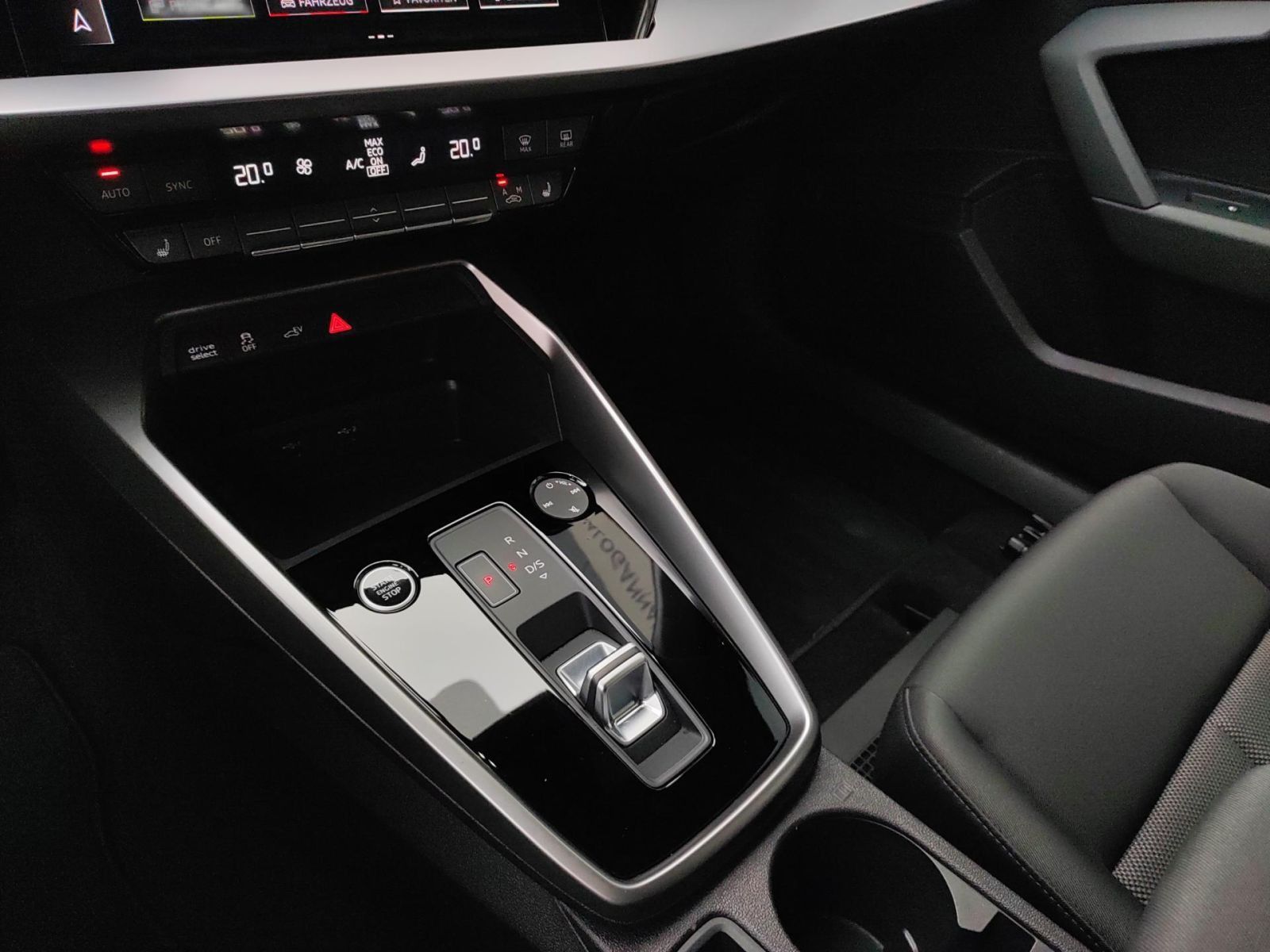 Audi A3 Sportback 40 TFSI e Adv. S tronic *R-CAM*PDC*