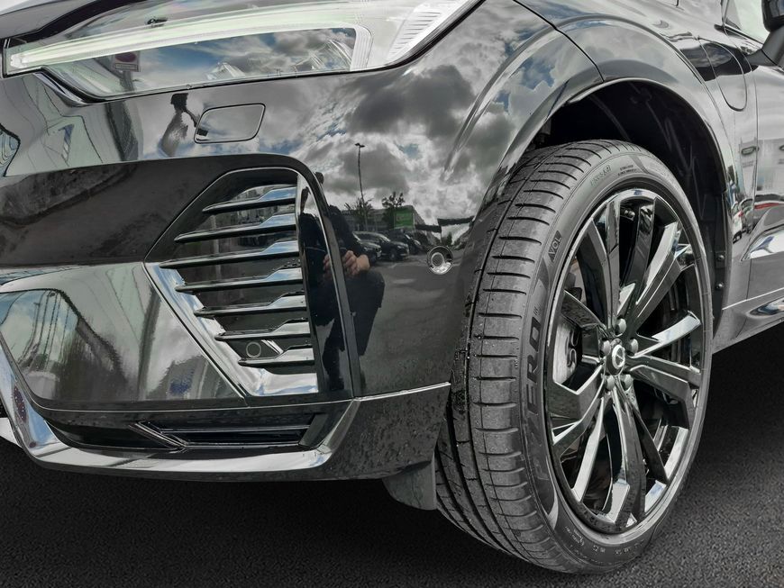 Volvo XC60 T8 AWD Plug-in Hybrid Ultra Black Edition