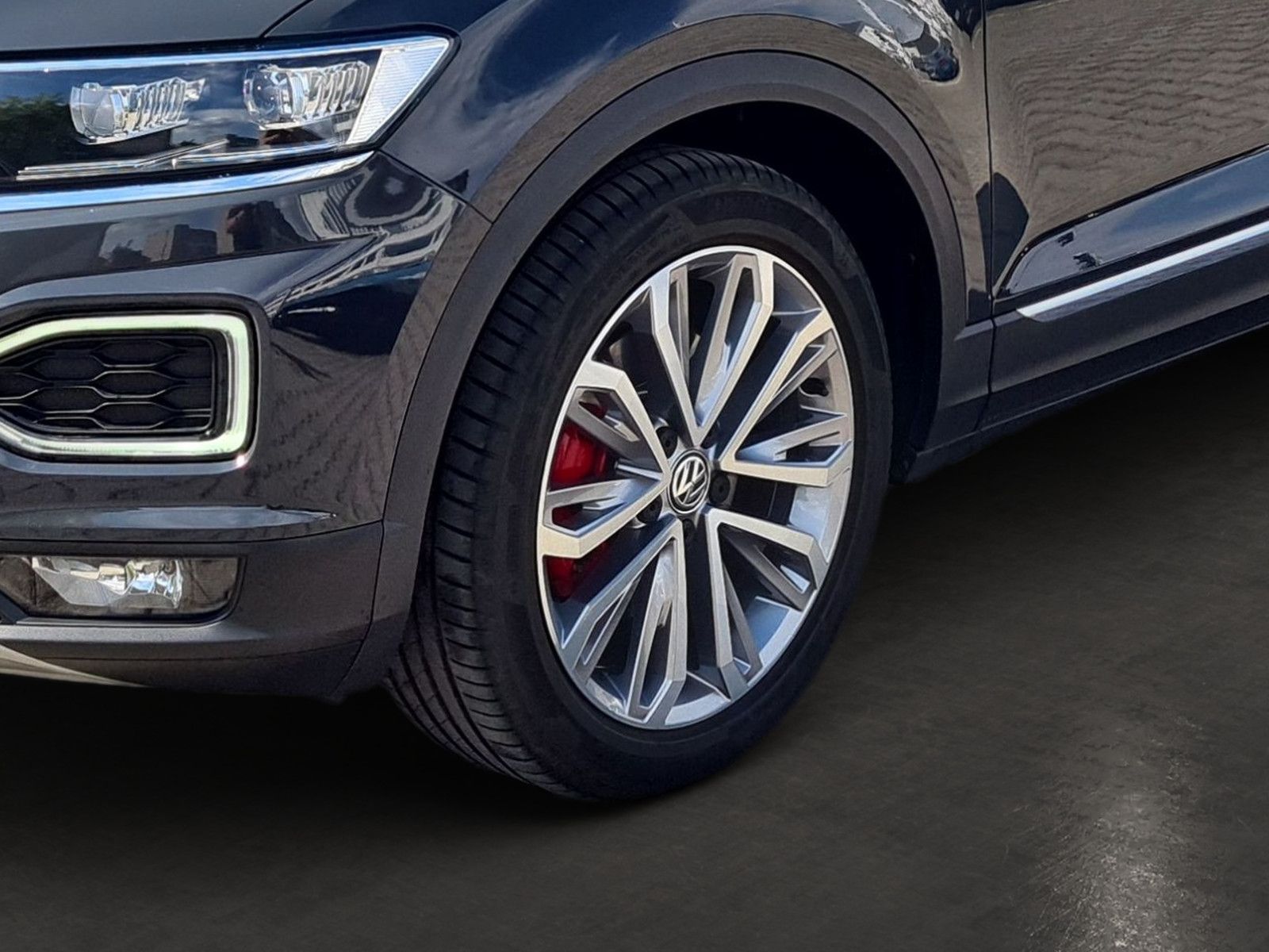 Volkswagen T-Roc 2.0 TDI Sport 4Motion - Samsaru's Car Outlet