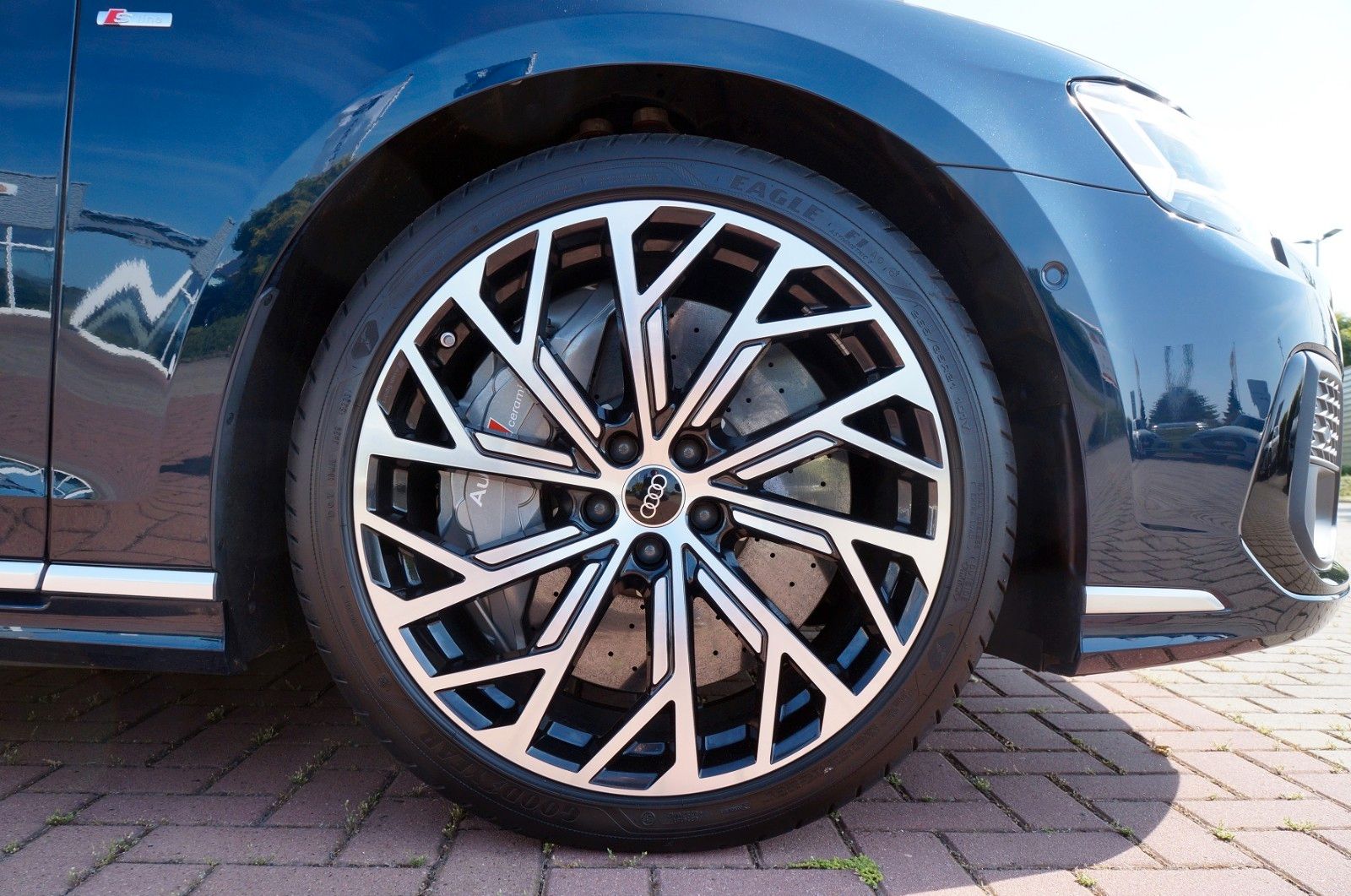 Audi A8L S line V8 60 TFSI - Samsaru's Car Outlet