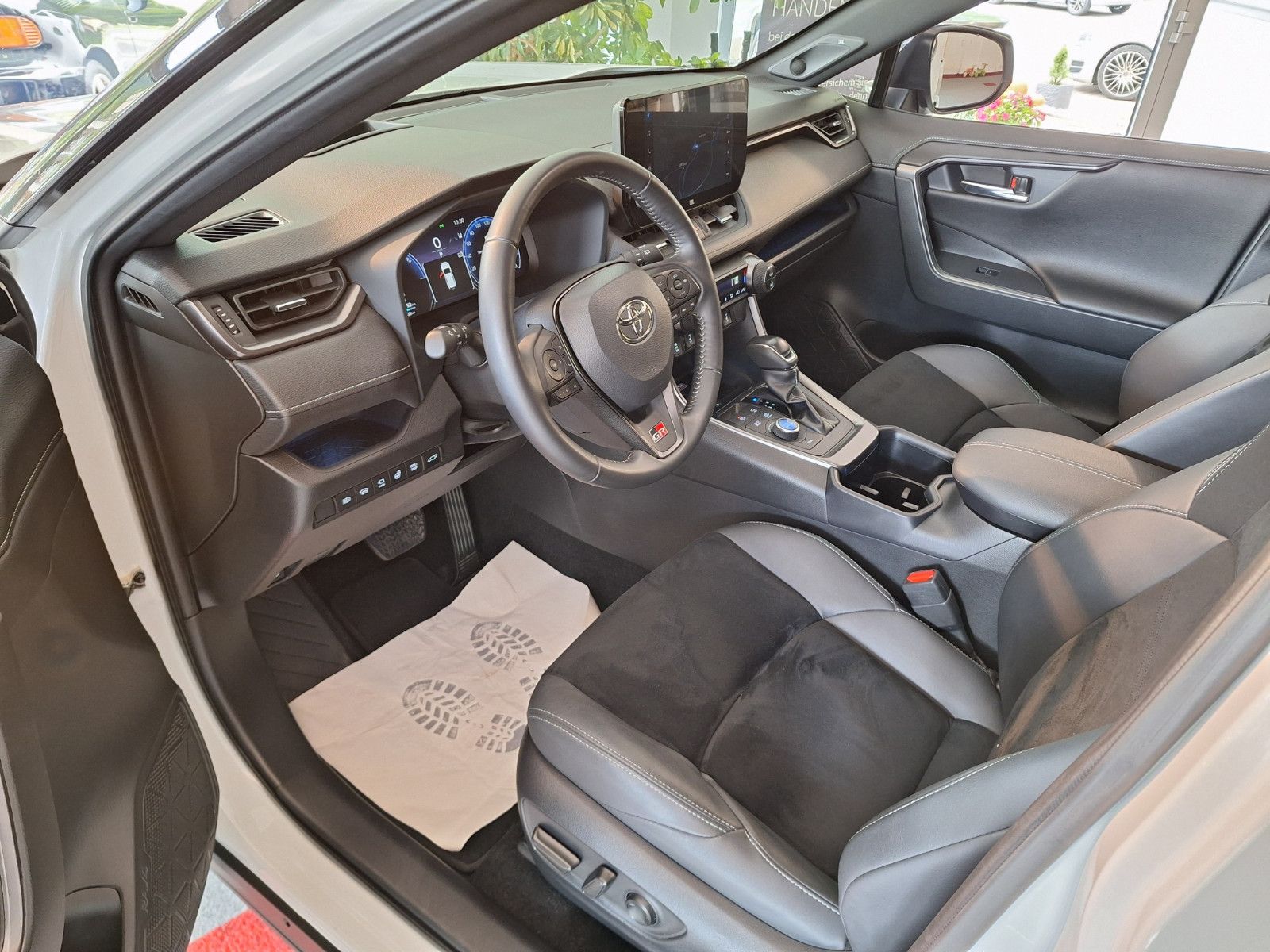 Toyota RAV4 Plug-in Hybrid 4x4 GR Sport - Samsaru's Car Outlet