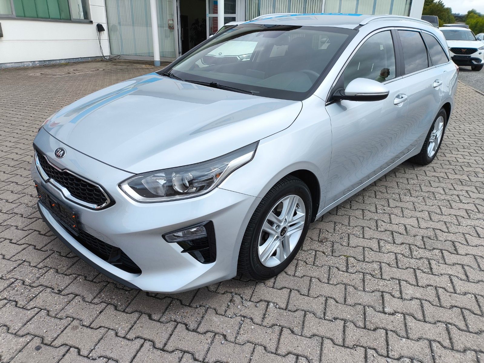 Kia Ceed Kombi 1.4 TGDi Automatik - Samsaru's Car Outlet