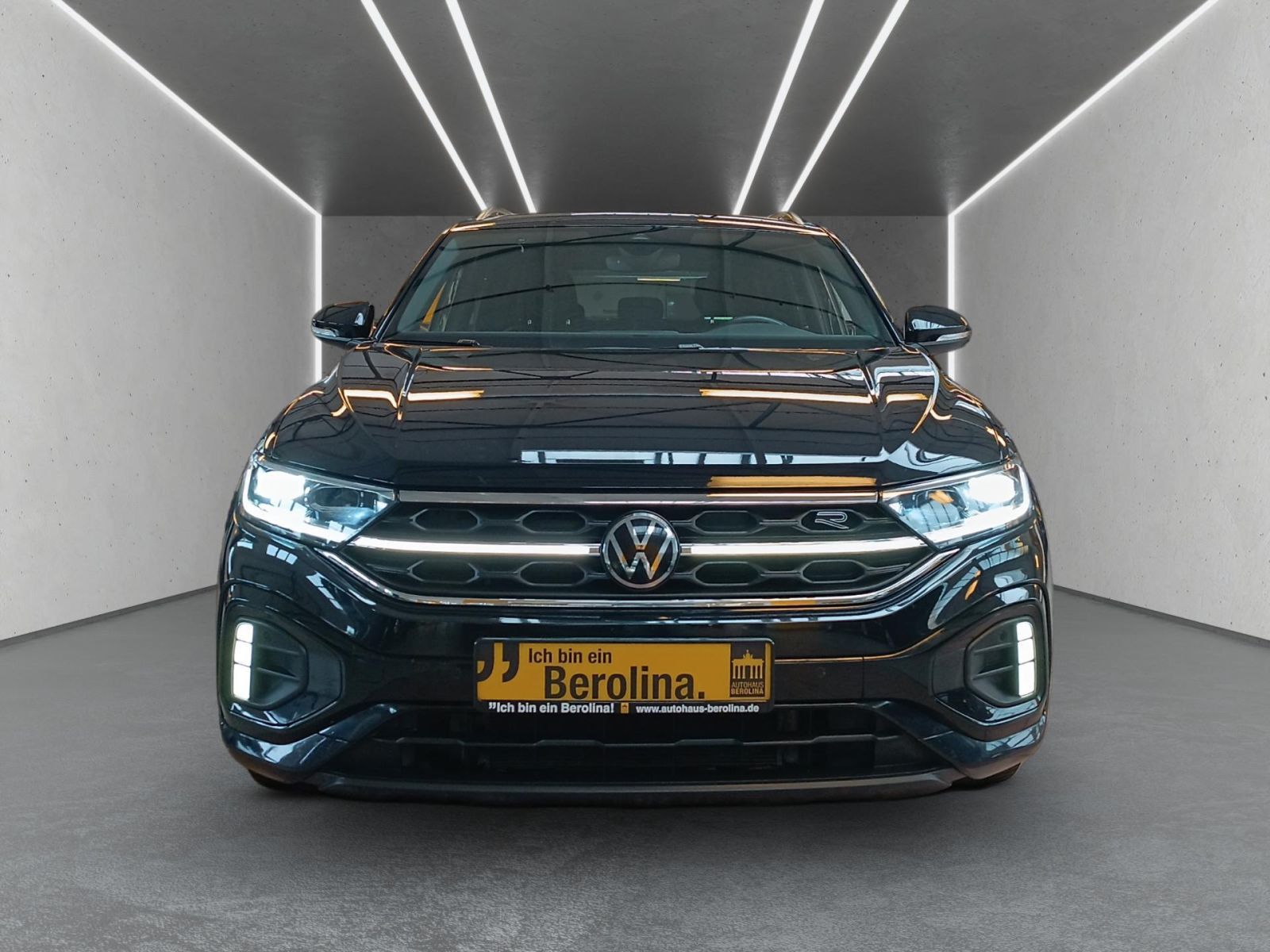 Volkswagen T-Roc 1.5 TSI R-Line - Samsaru's Car Outlet