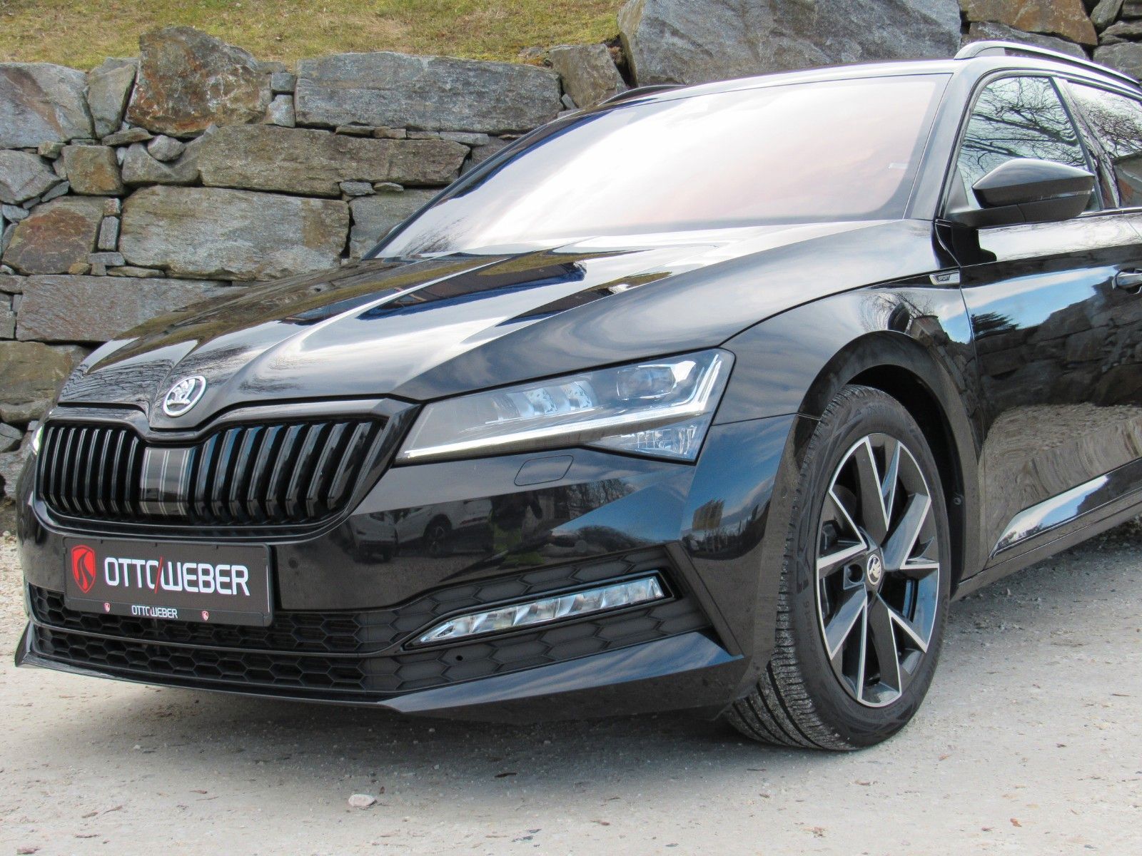 Skoda Superb 2.0 TDI DSG Sportline 4x4 BSD AHK PLA ACC