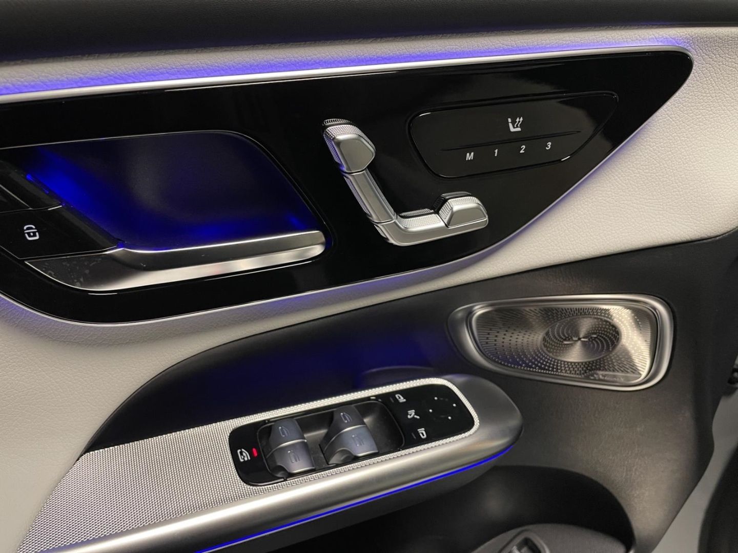 Mercedes-Benz GLC 300 d 4M AMG NIGHT AHK PANO FAP+ BURM 360°ME