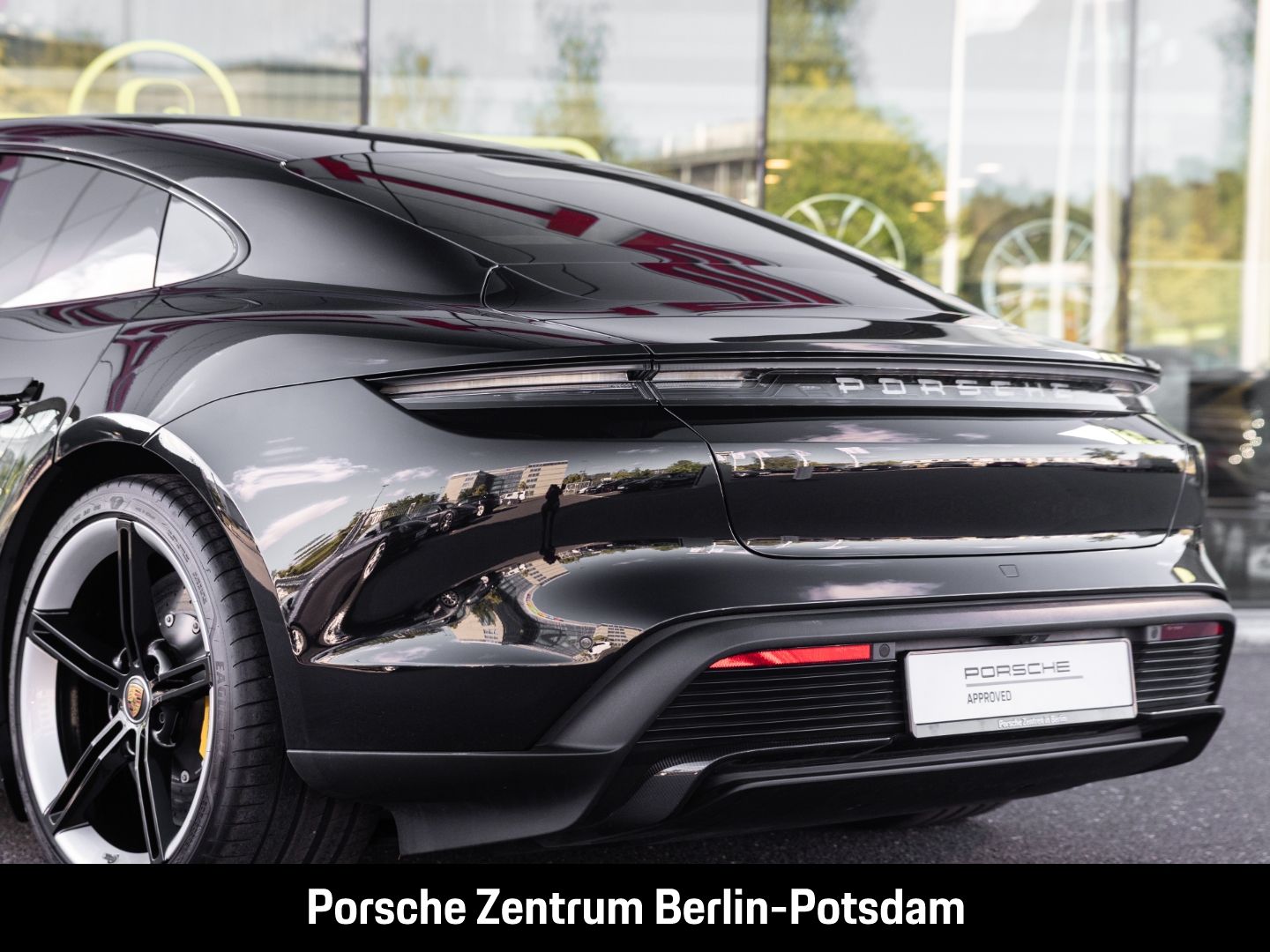 Porsche Taycan Turbo S BOSE Sport-Chrono Paket LED-Matri