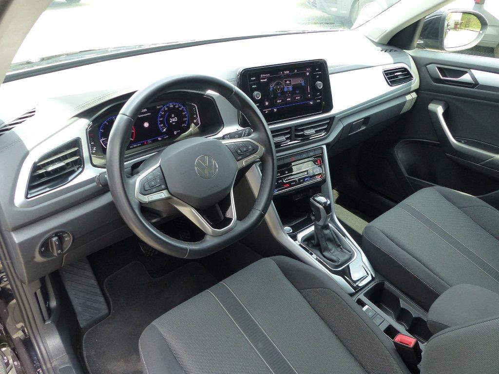 Volkswagen T-Roc 1.5 TSI DSG Life - Samsaru's Car Outlet