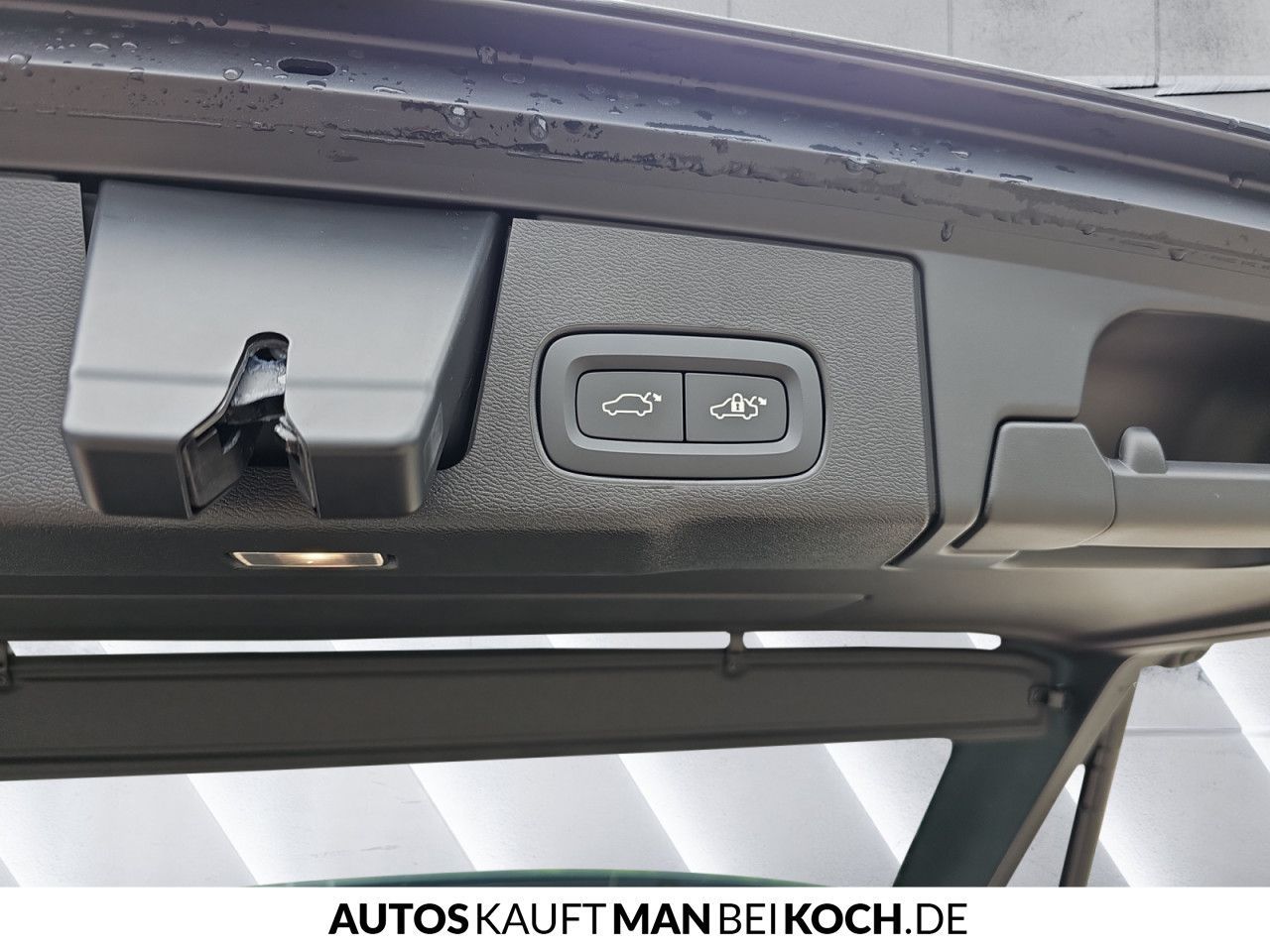Volvo XC60 T6 AWD Plug-in Hybrid Ultra - Samsaru's Car Outlet