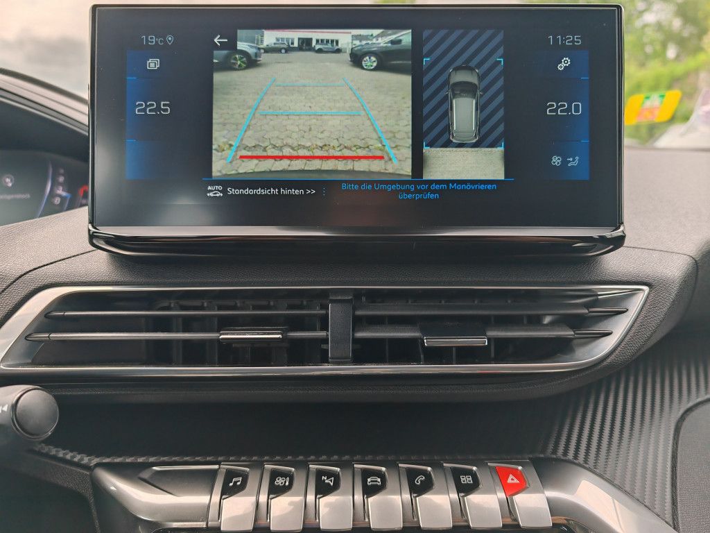 Peugeot 3008 PureTech 130 EAT8 - Samsaru's Car Outlet