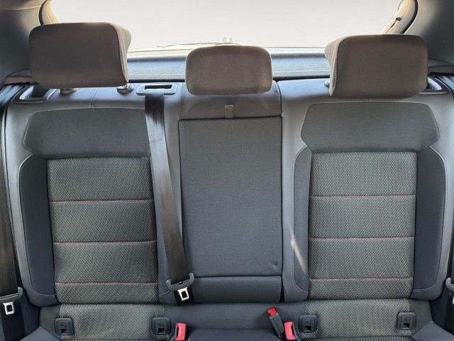 Volkswagen T-Roc 2.0 TDI DSG Sport - Samsaru's Car Outlet