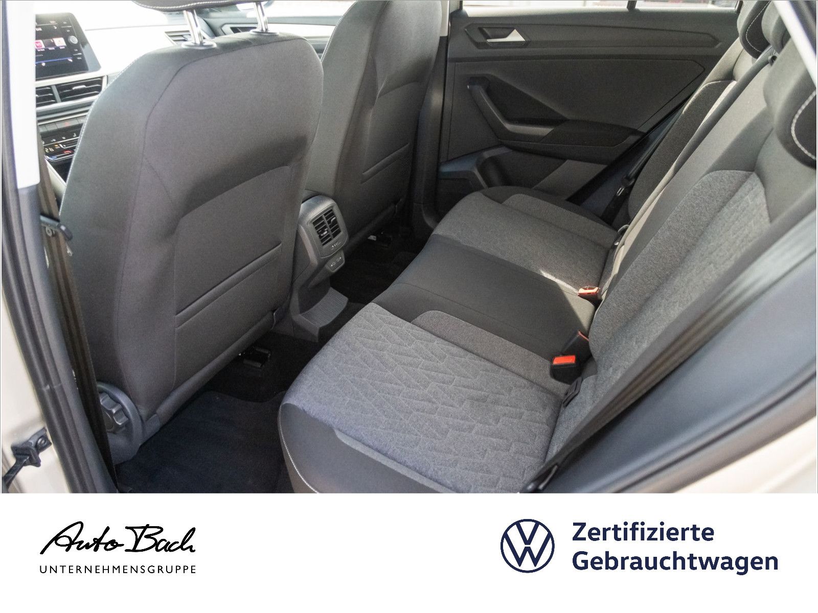 Volkswagen T-Roc 1.5 TSI MOVE DSG - Samsaru's Car Outlet