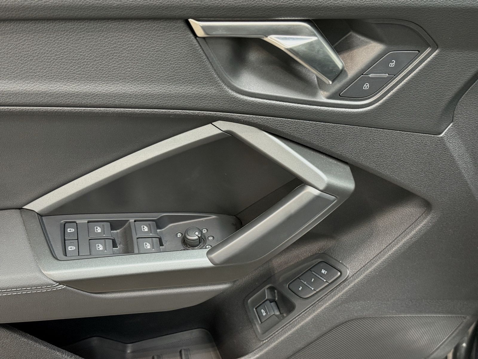 Audi Q3 40 TFSI Q 2x S LINE - Samsaru's Car Outlet