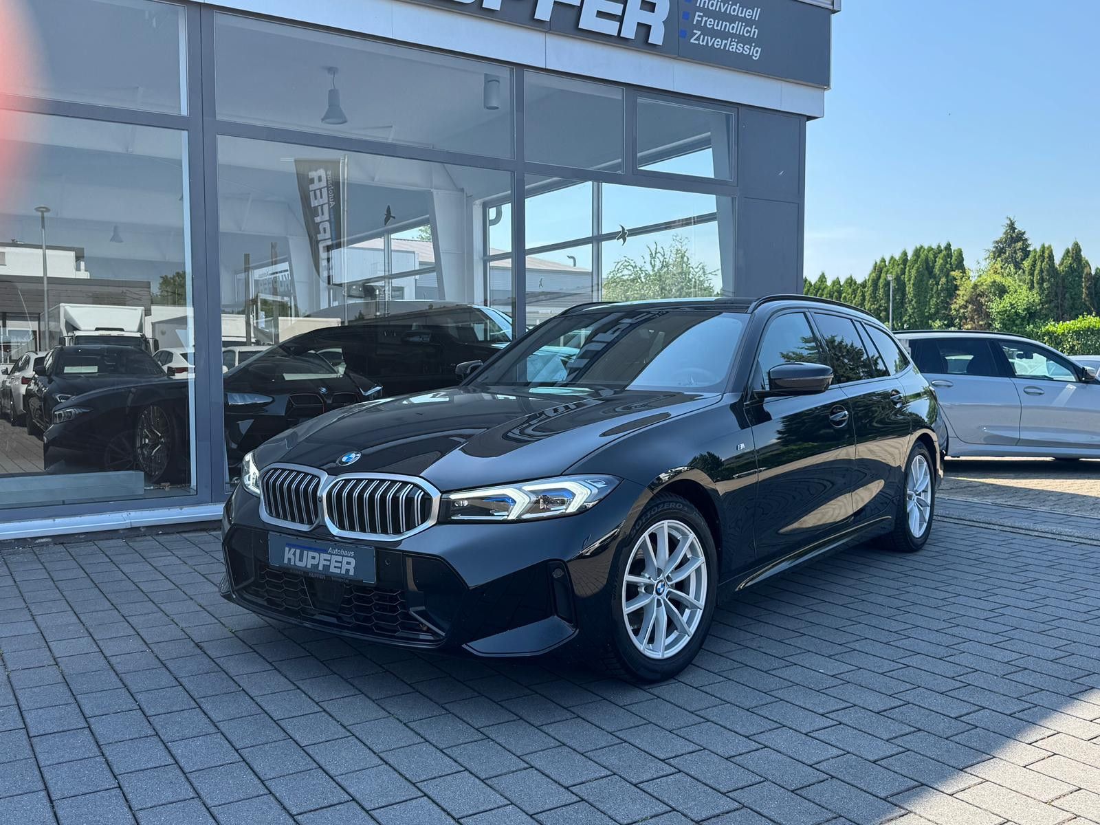 BMW 320 i Tour M Sportp. AHK°ACC°HeadUp+HIFI°-Ad.LED