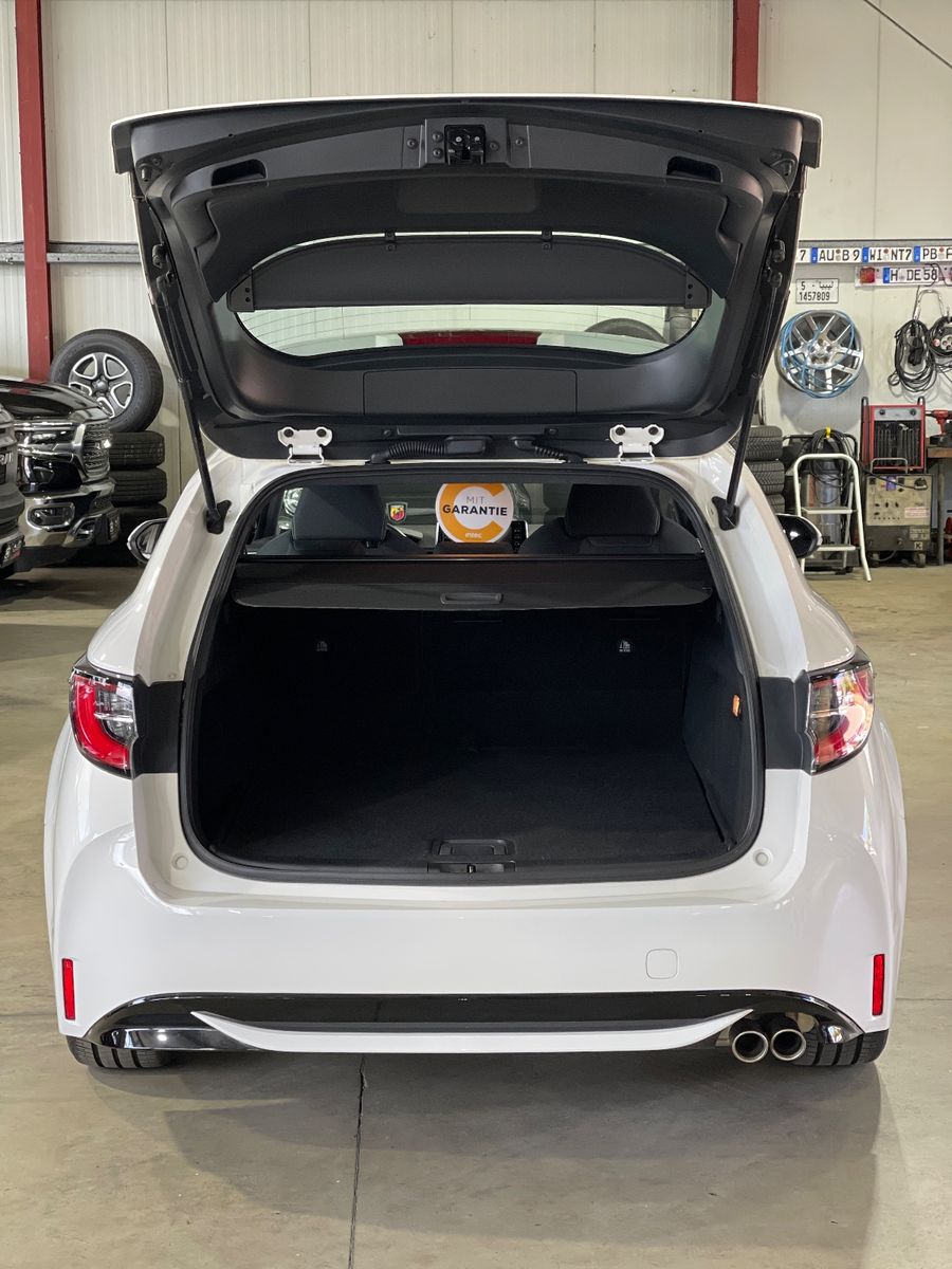 Toyota TOURING SPORTS HYBRID BUSINESS - Samsaru's Car Outlet