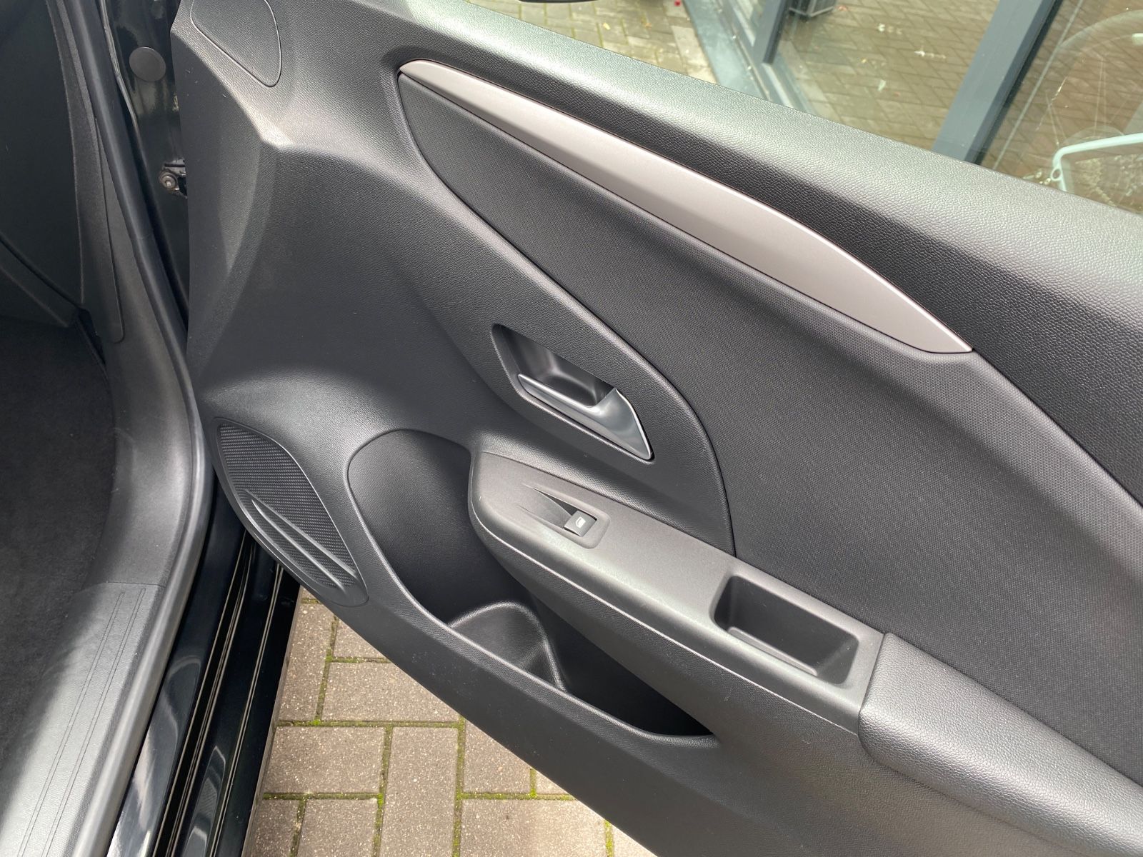 Opel Corsa F 1.2 AUTOMATIK Edition - Samsaru's Car Outlet