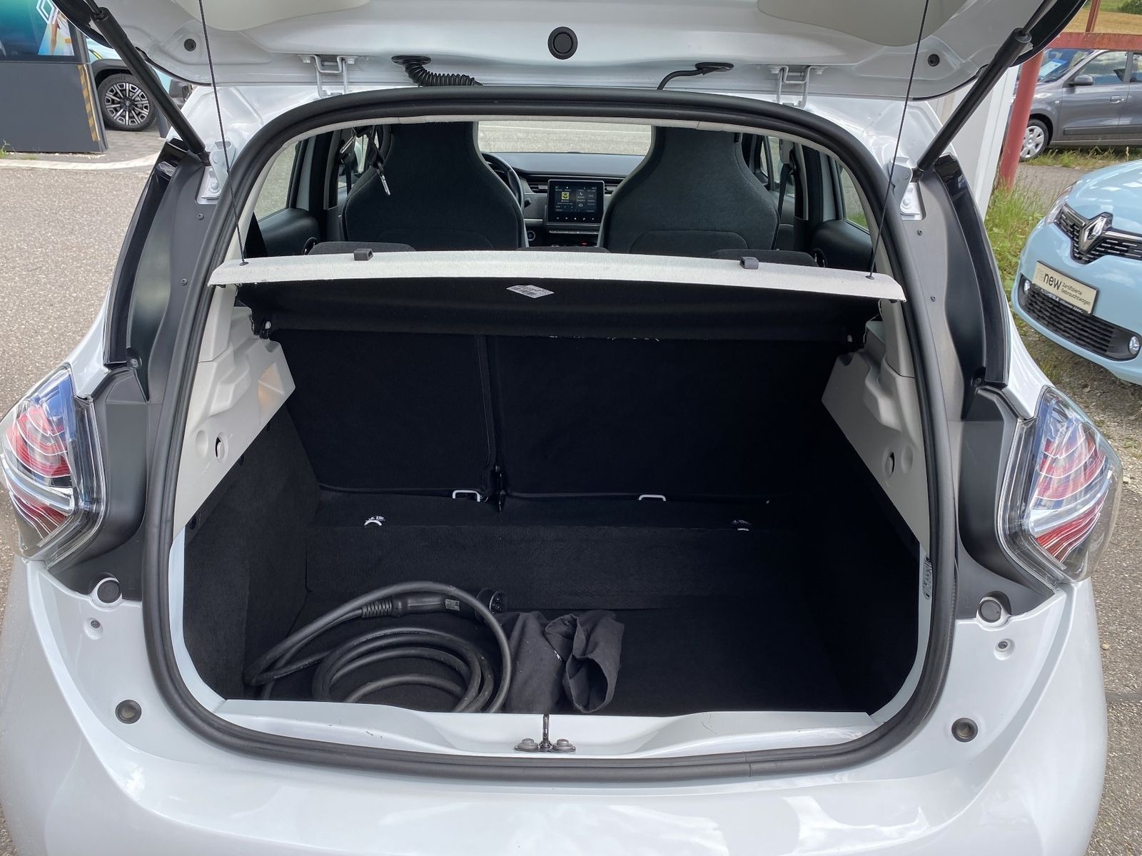 Renault ZOE Experience Batterie Inclusive R110 Z.E. 50" → "Renault ZOE Experience Batterie Inclusive R110 Z.E. 50 - Samsaru's Car Outlet