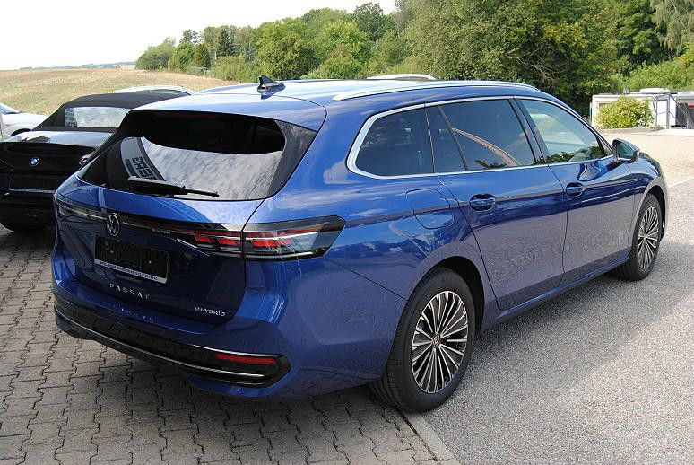 Volkswagen Passat 1.5 eHybrid DSG Elega.AHK.Navi-Max.HUD