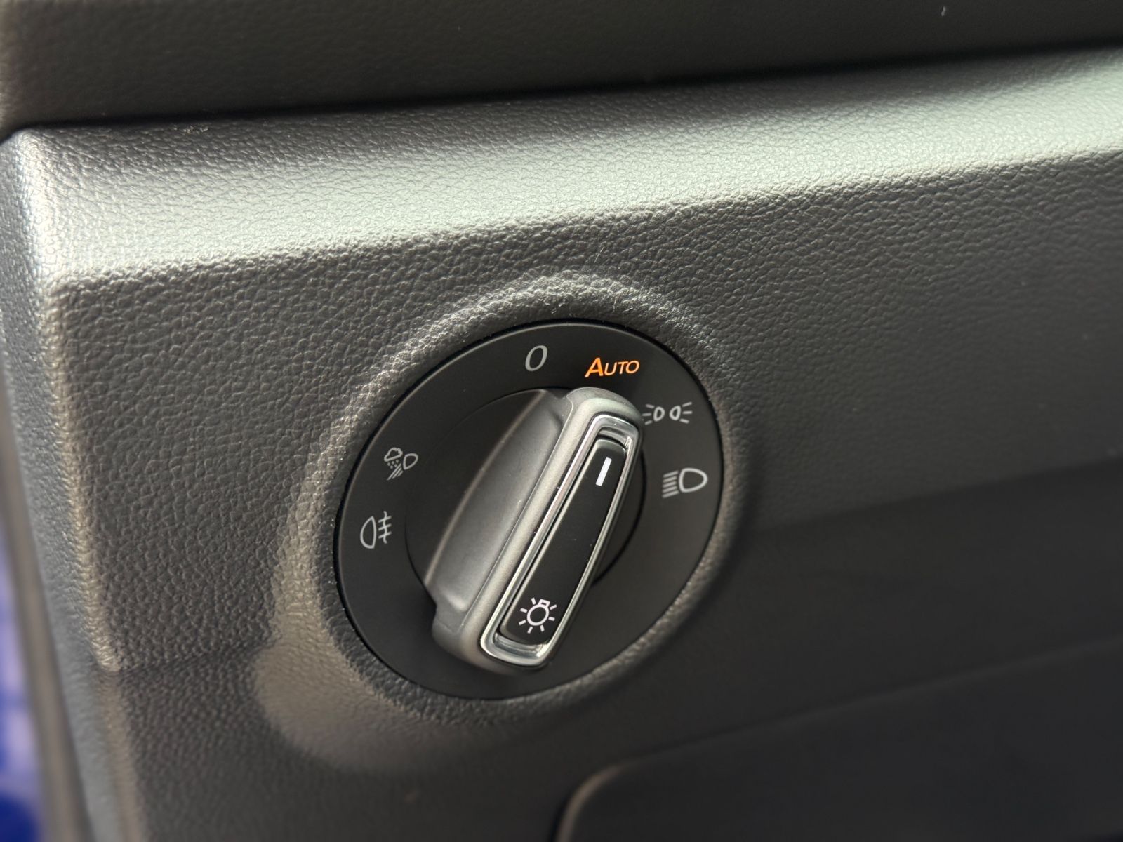 Volkswagen T-Roc TDI R-Line - Samsaru's Car Outlet