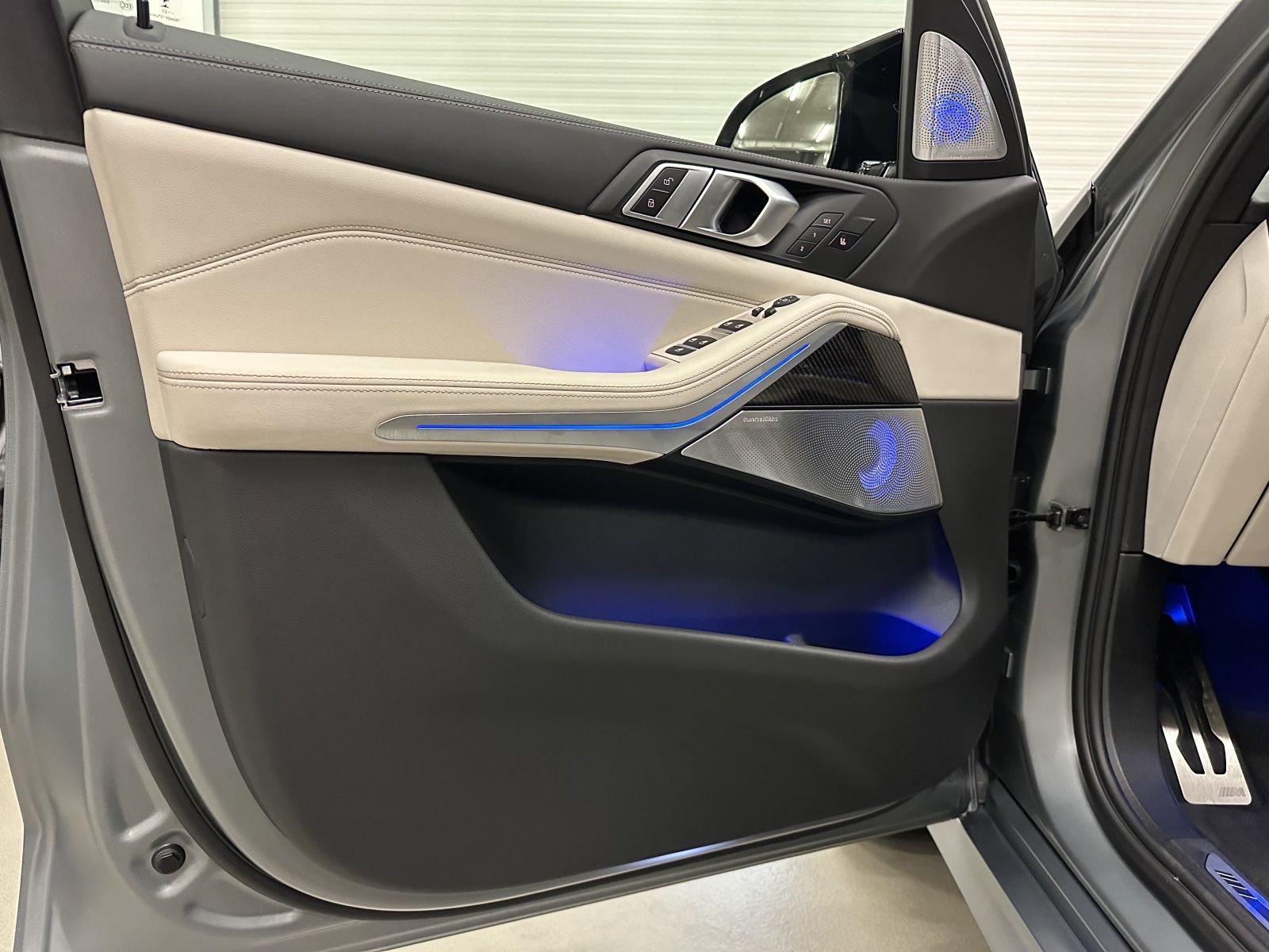 BMW X5 M60i xD Bowers/Carbon/Standhzg/AHK/Sky