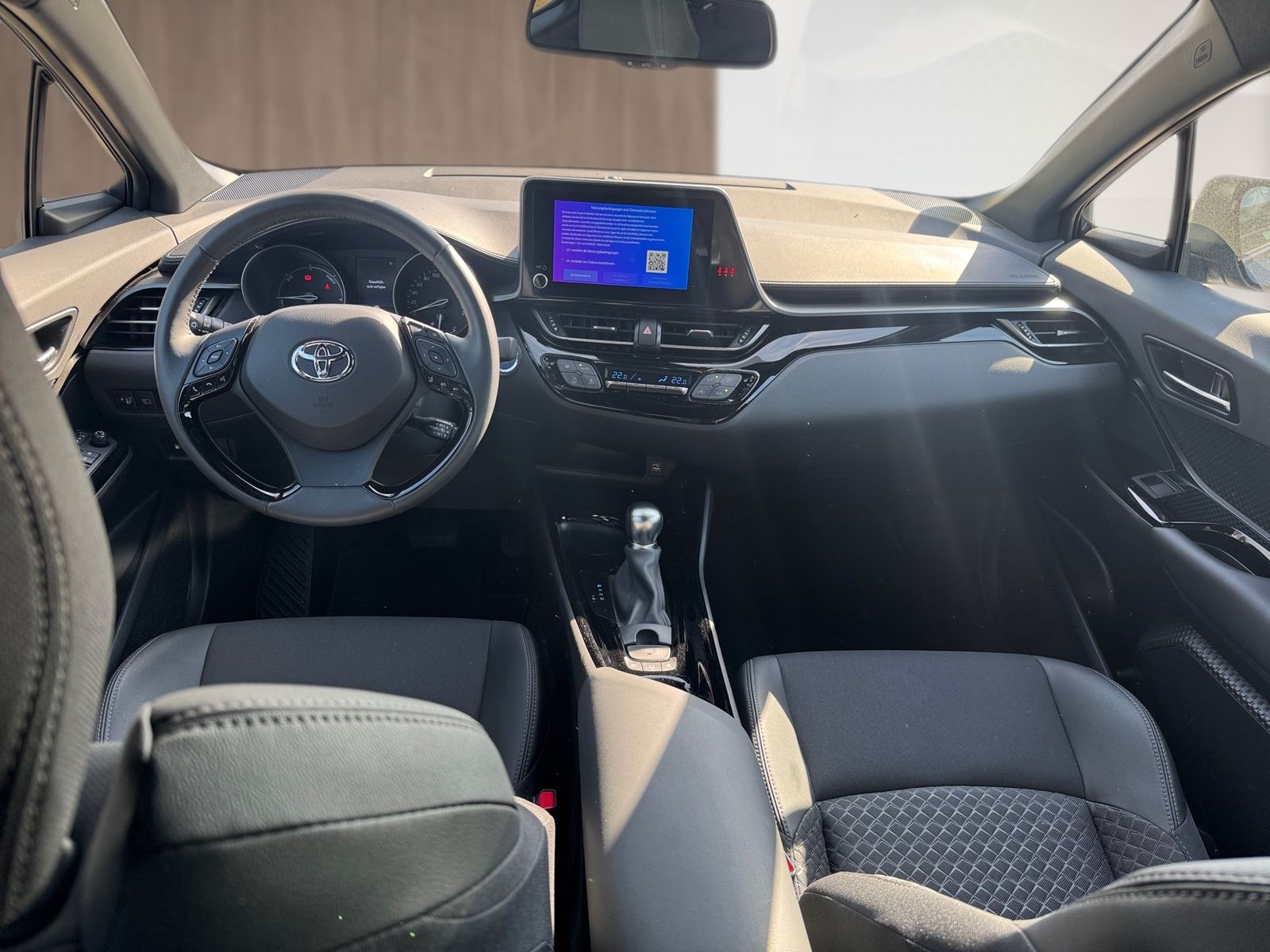 Toyota C-HR 2.0 - Samsaru's Car Outlet