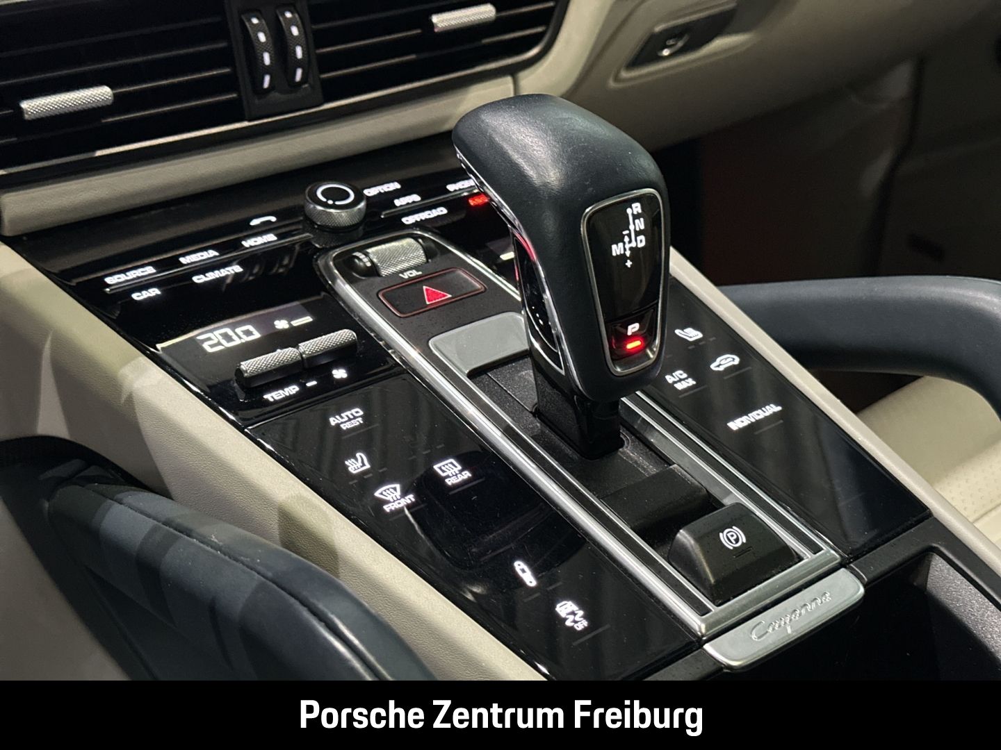 Porsche Cayenne E-Hybrid Coupe Platinum Edition Head-Up