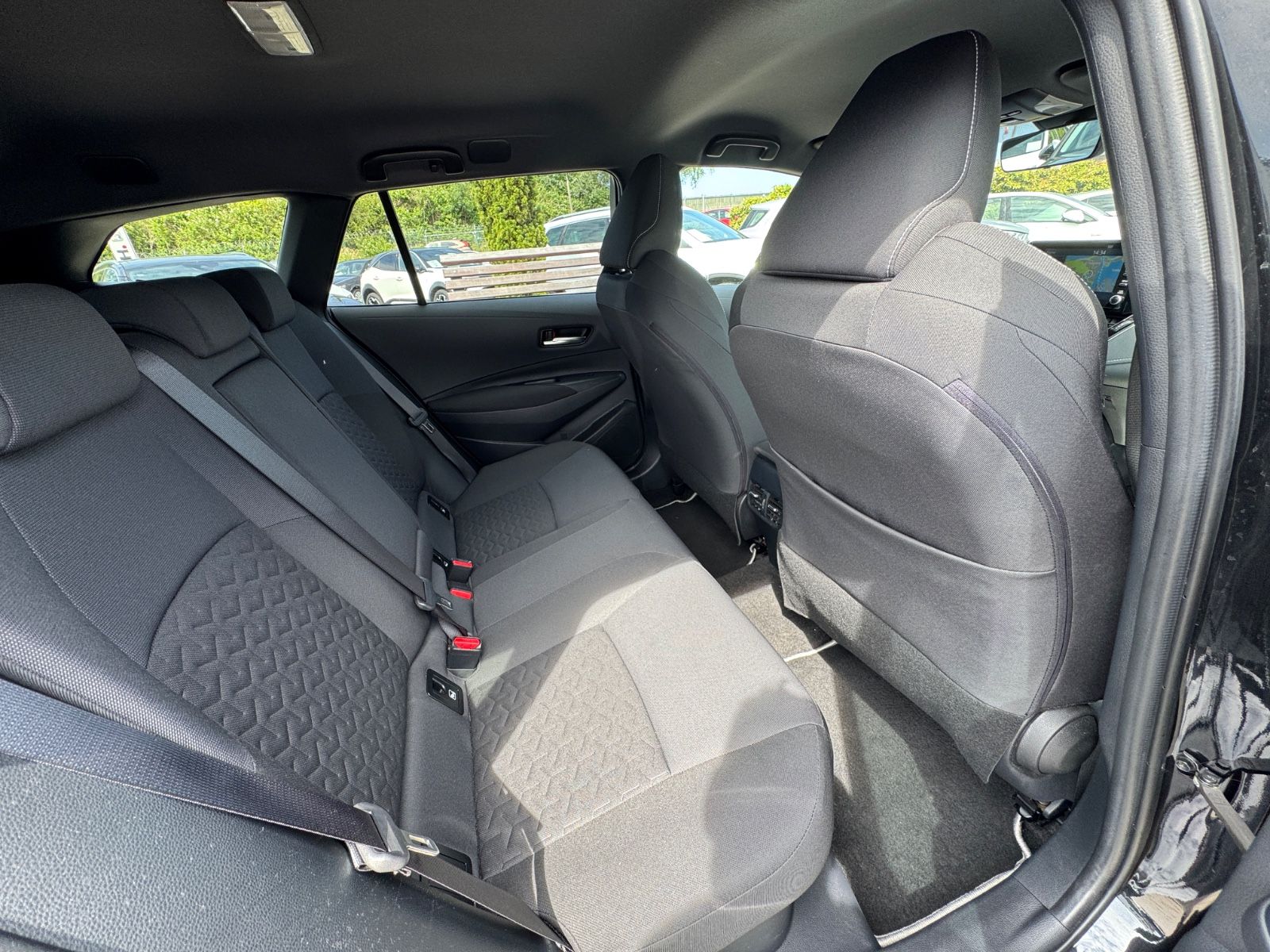 Toyota Corolla Touring Sports Hybrid Club - Samsaru's Car Outlet