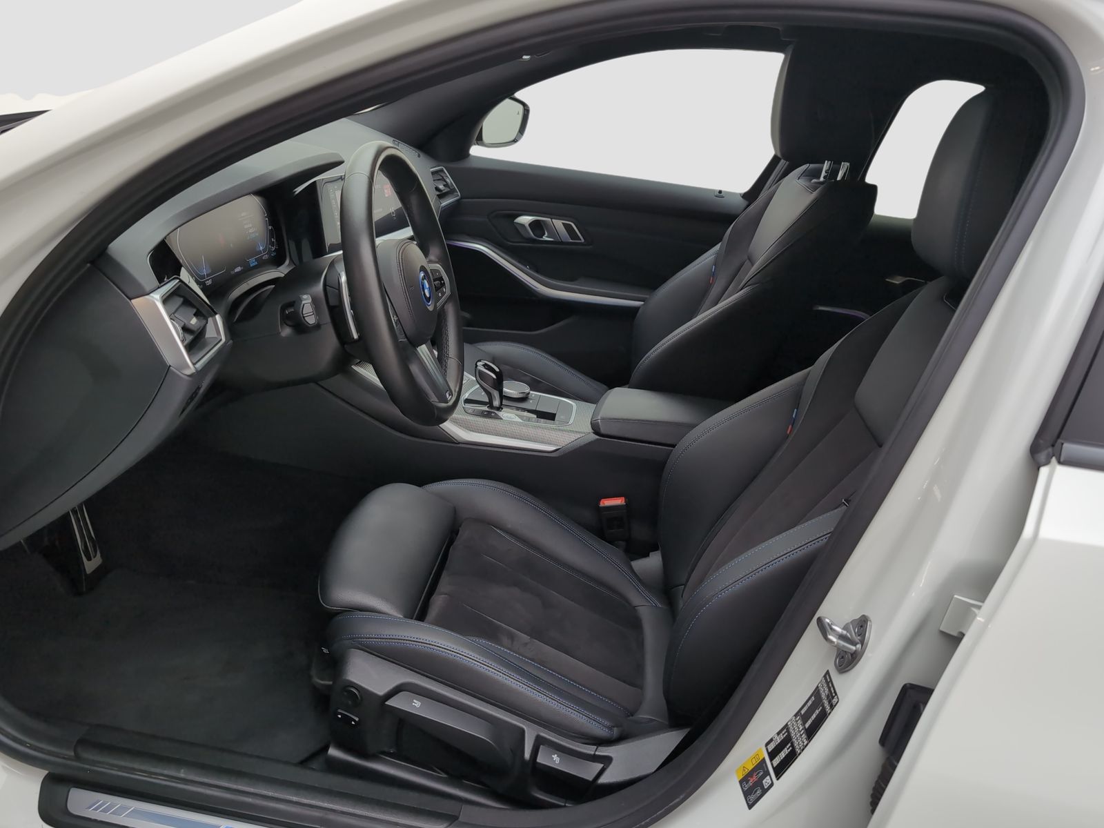 BMW 330e Touring M Sport - Samsaru's Car Outlet