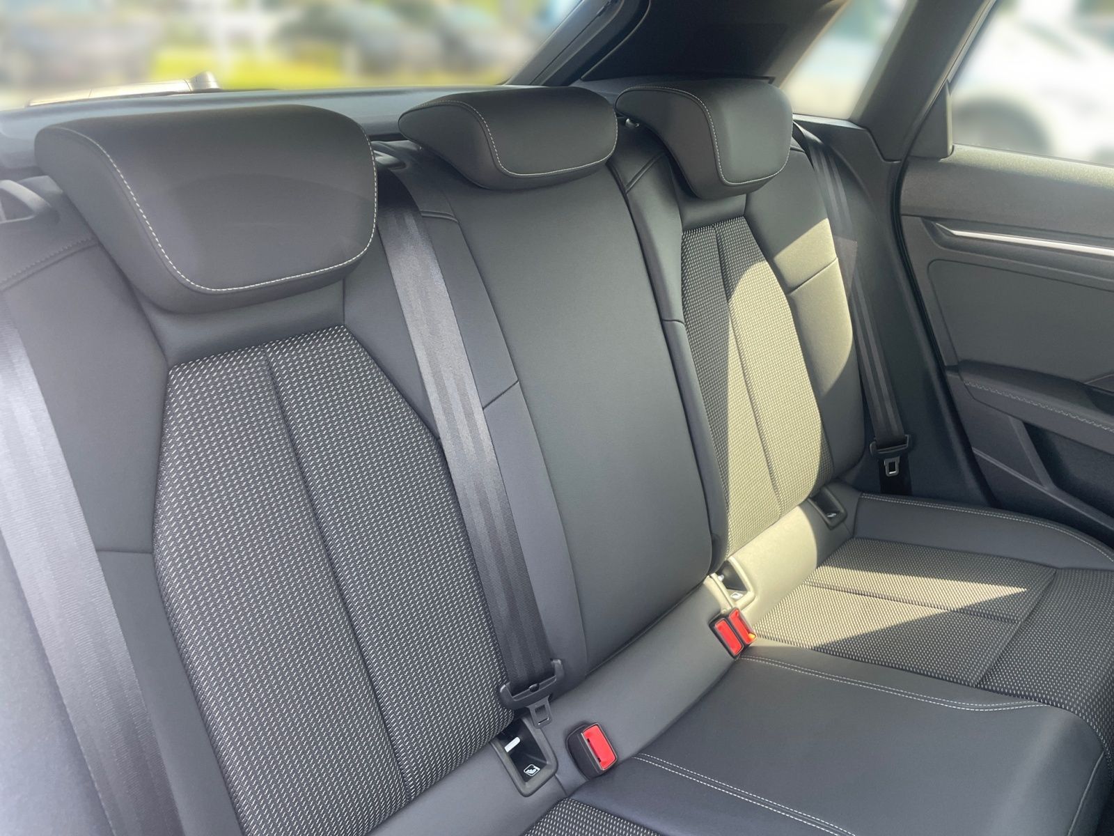 Audi A3 Sportback 40 1.4 TFSIe advanced S line Navi R