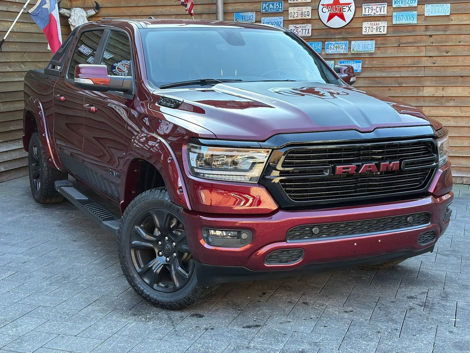 Dodge RAM 1500 5,7L BigHorn Crew Cab LED AHK 4x4