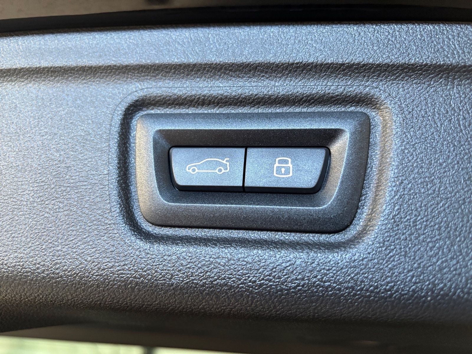 BMW 320i Touring M Sport -AHK/Pano/HeadUp/Innovation