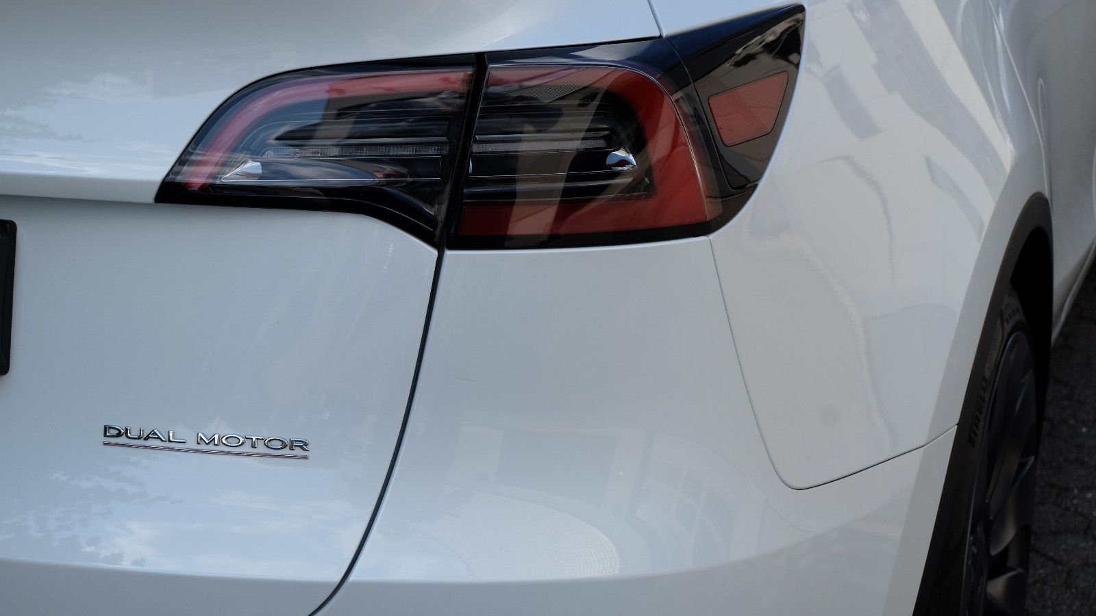 Tesla Model Y Performance Dual Motor AWD, LM 21"