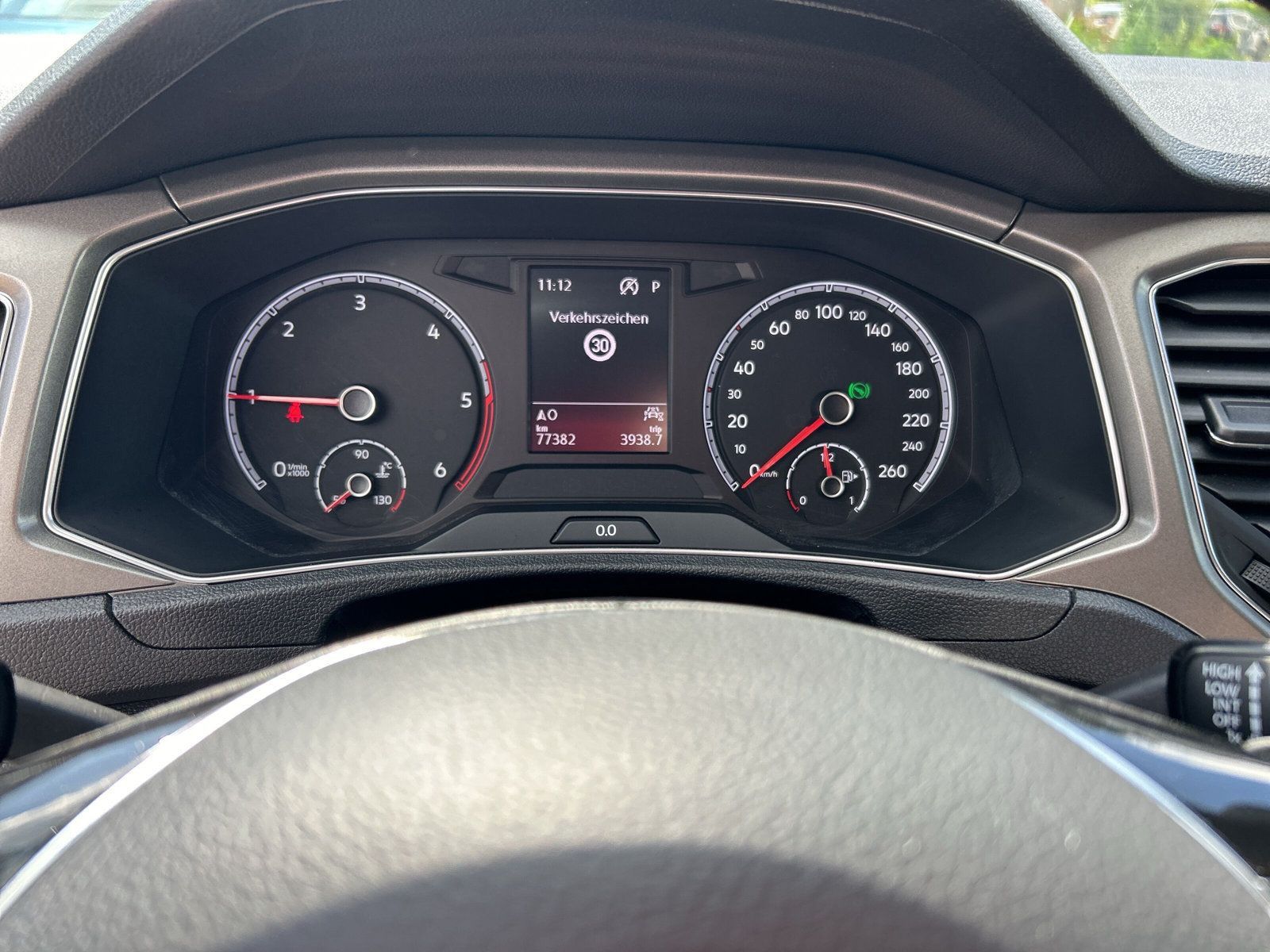 Volkswagen T-Roc 2.0 TDI Style - Samsaru's Car Outlet