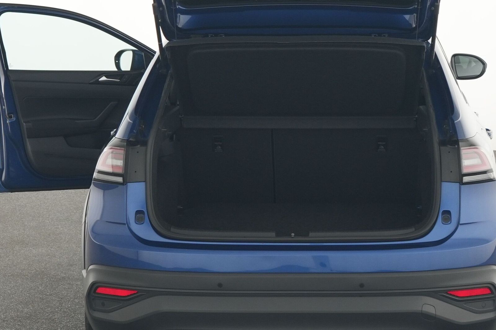 Volkswagen Taigo 1.0 TSI Life - Samsaru's Car Outlet