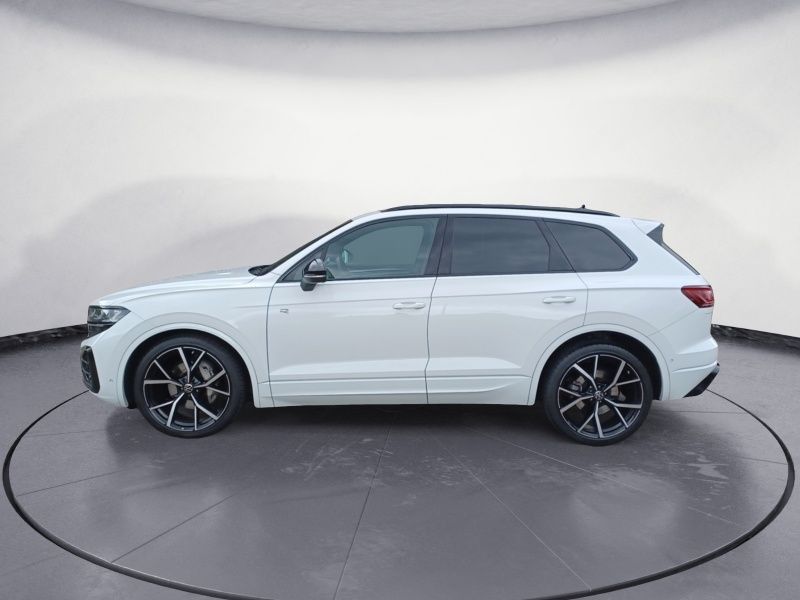 Volkswagen Touareg 3.0 V6 TDI 4Motion R-Line - Samsaru's Car Outlet