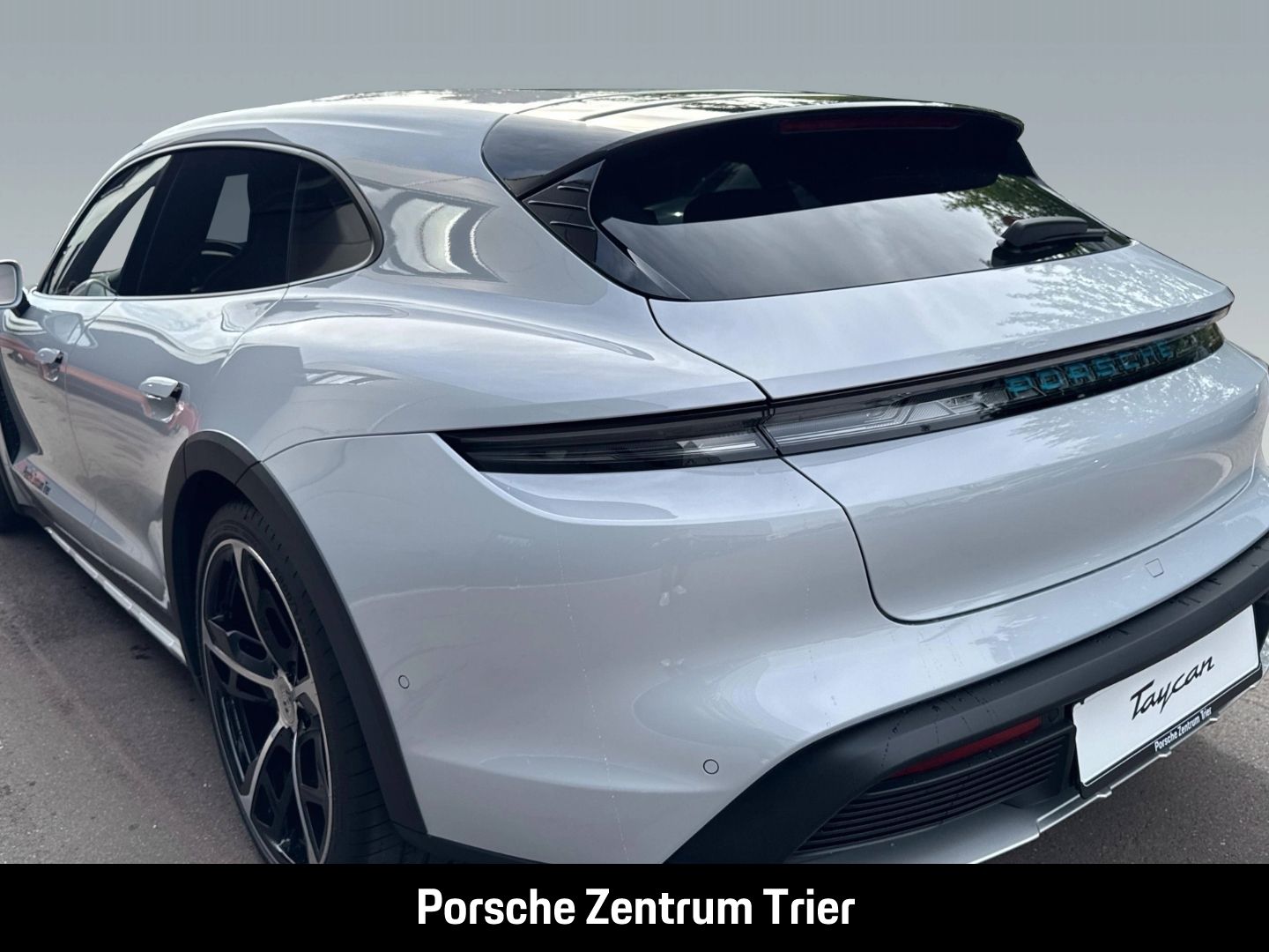 Porsche Taycan 4 Cross Turismo HA-Lenkung InnoDrive