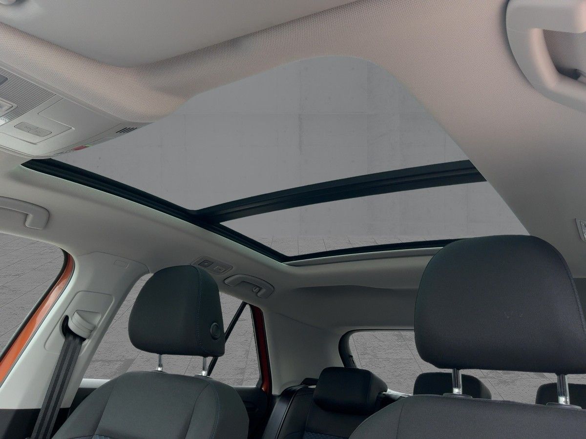 Volkswagen T-Roc 1.5TSI DSG UNITED - Samsaru's Car Outlet