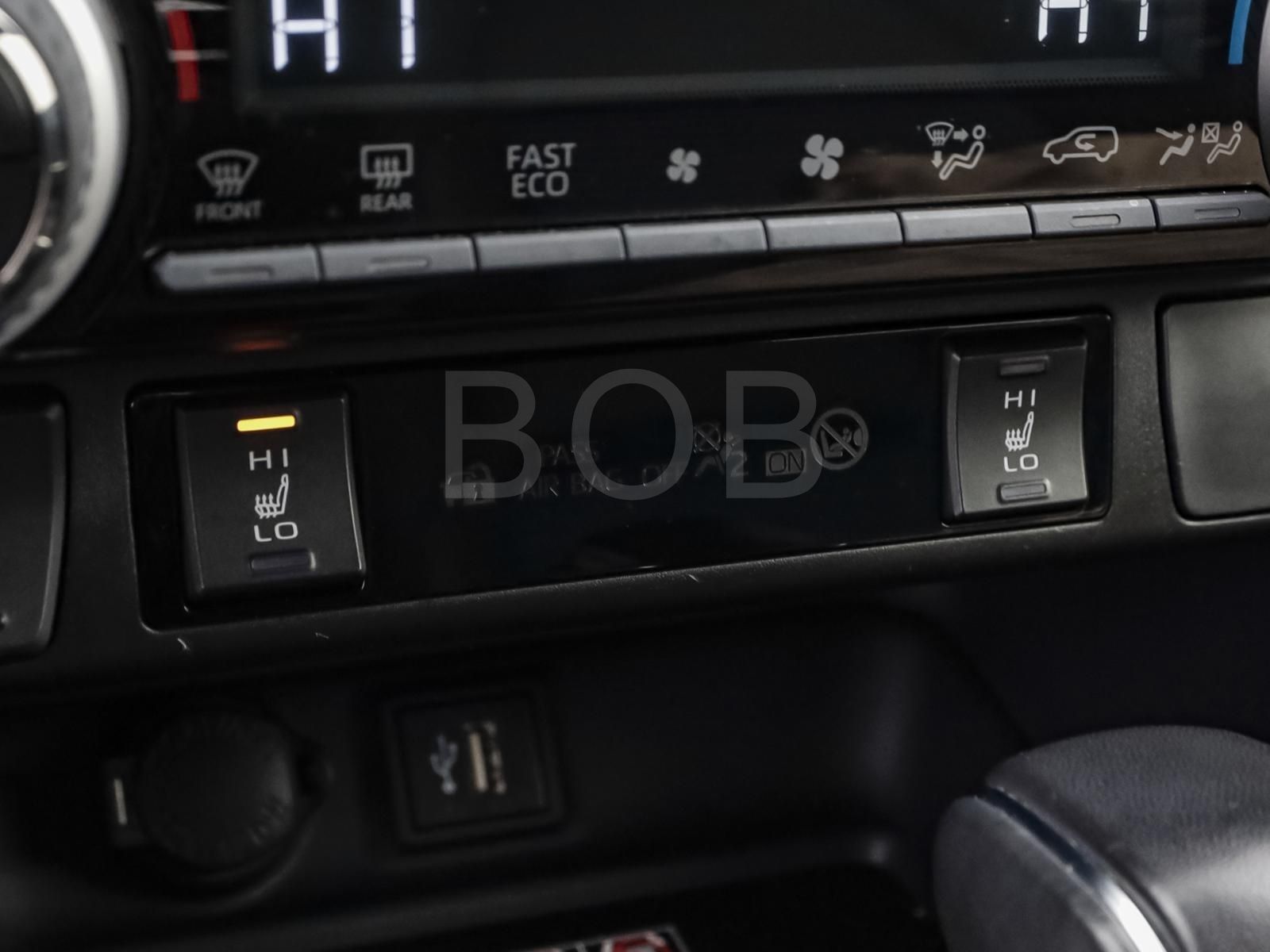 Toyota RAV 4 2.5 Hybrid Style - Samsaru's Car Outlet