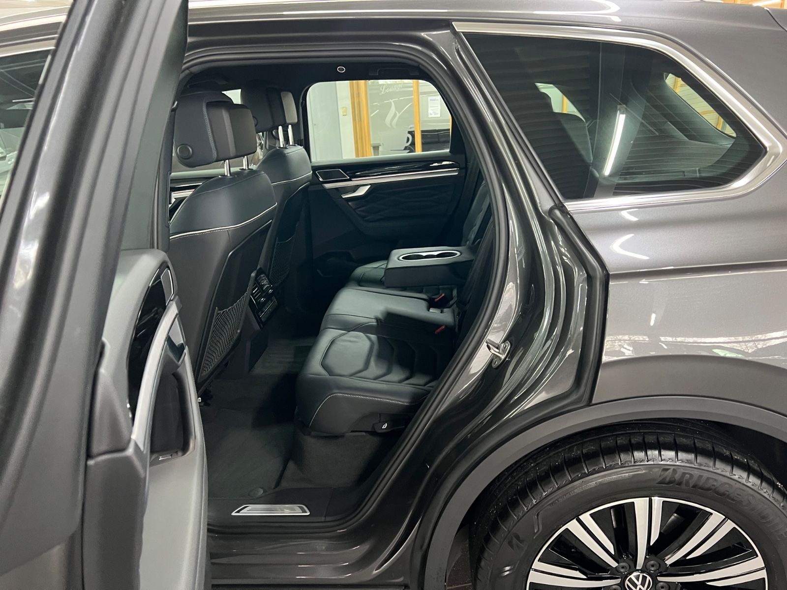 Volkswagen Touareg 3.0 TSI Elegance 4M HuD+VC+MEM+Puglia+19
