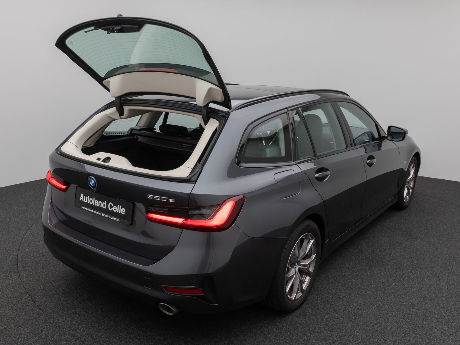 BMW 320e Sport Line - Samsaru's Car Outlet