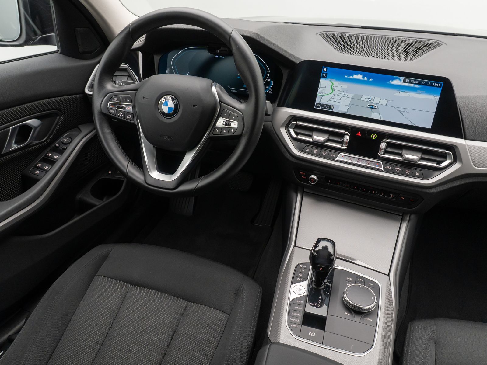 BMW 330e xD - Samsaru's Car Outlet