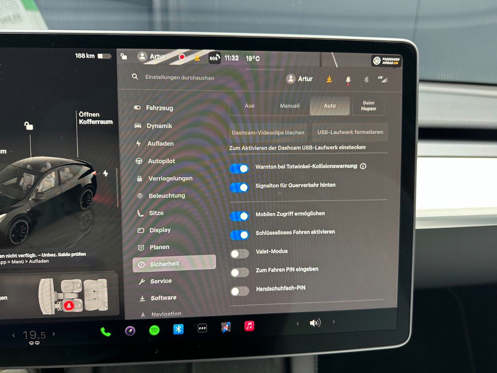 Tesla Model Y Performance Dual AWD*LEDER/Weiss*21Zoll*