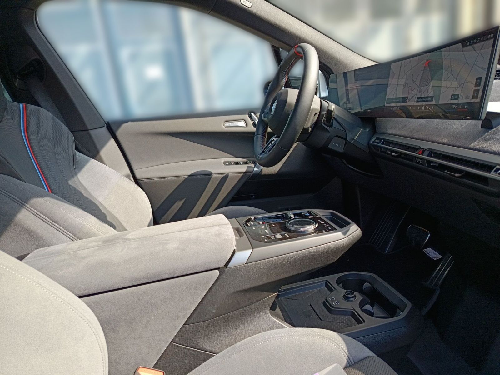 BMW iX M70 xDrive+M SPORT+ICONIC+SKY LOUNGE+DR.ASS.P