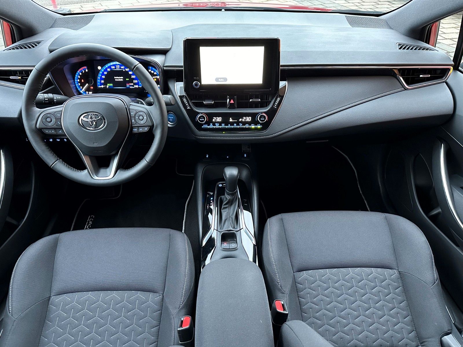 Toyota Corolla 2.0 Hybrid - Samsaru's Car Outlet