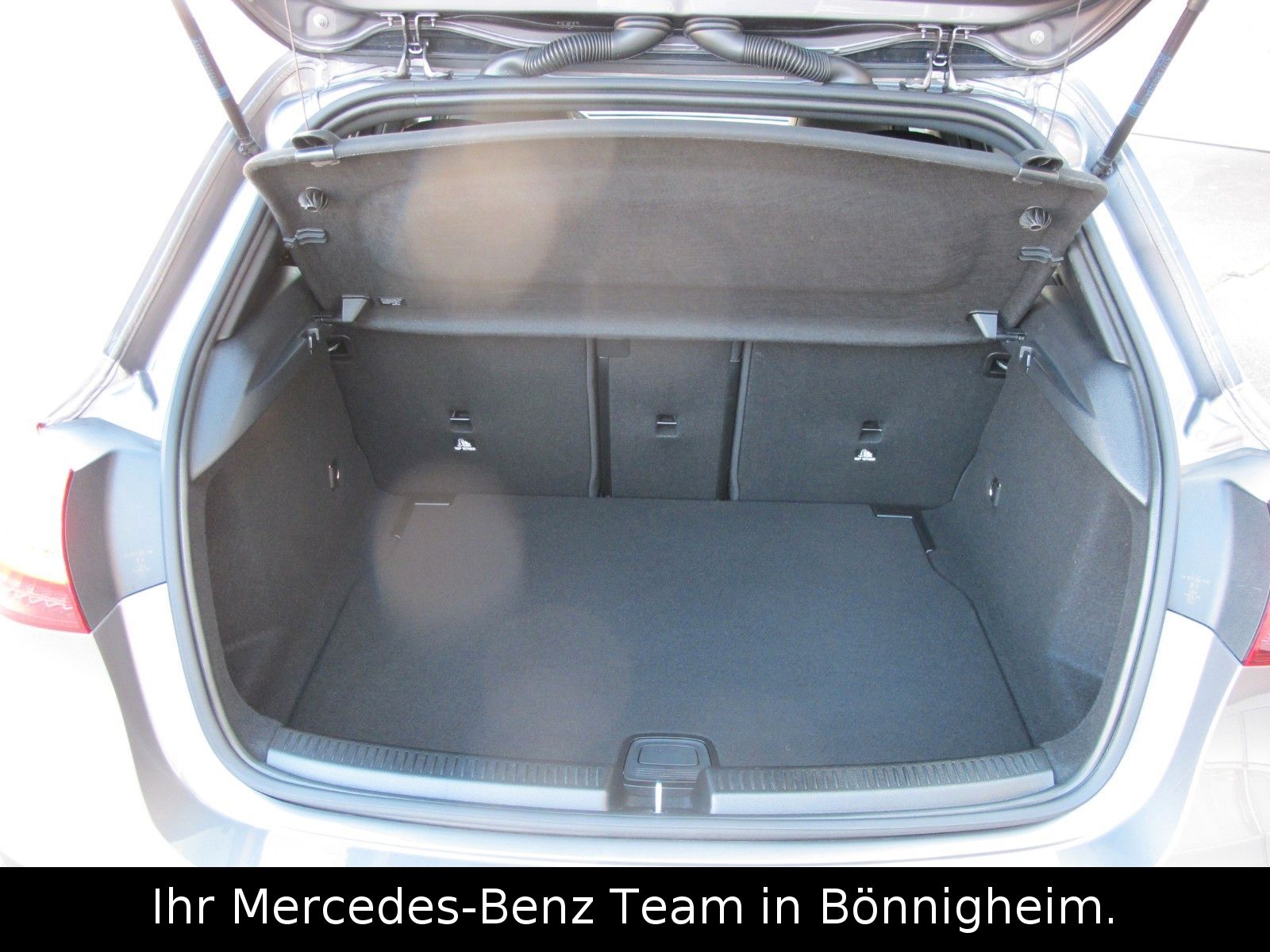 Mercedes-Benz A 180 AMG Line - Samsaru's Car Outlet