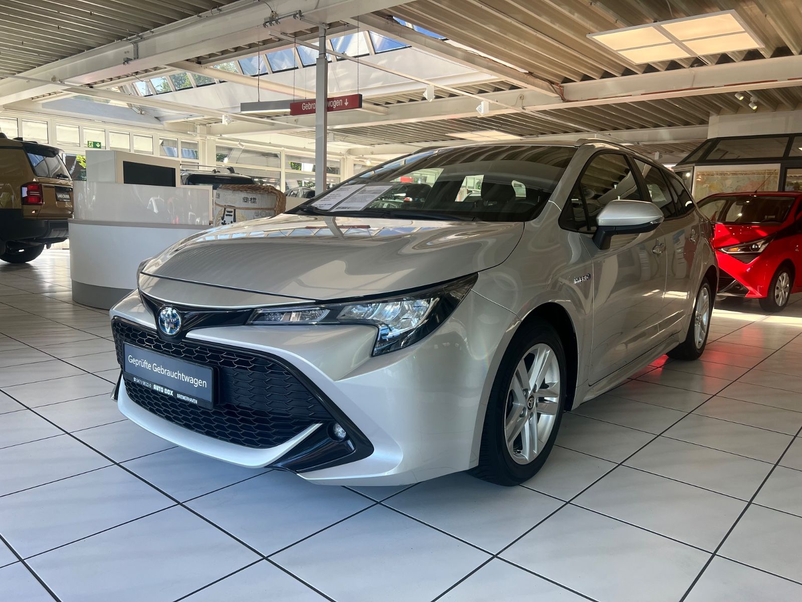 Toyota Corolla TS 1.8 Hybrid Business Edition - Samsaru's Car Outlet