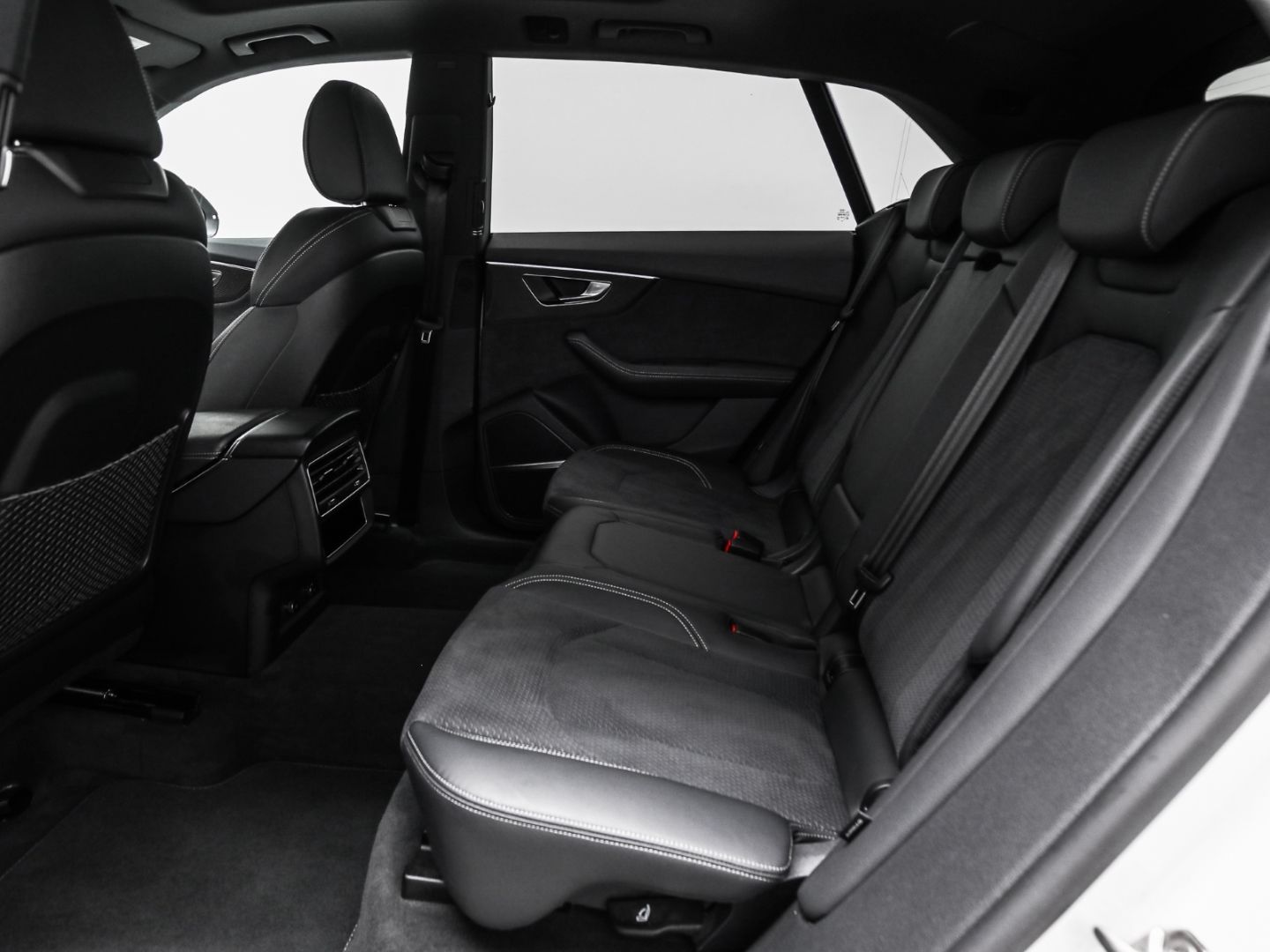 Audi Q8 50 TDI S line competition plus Pano AHK