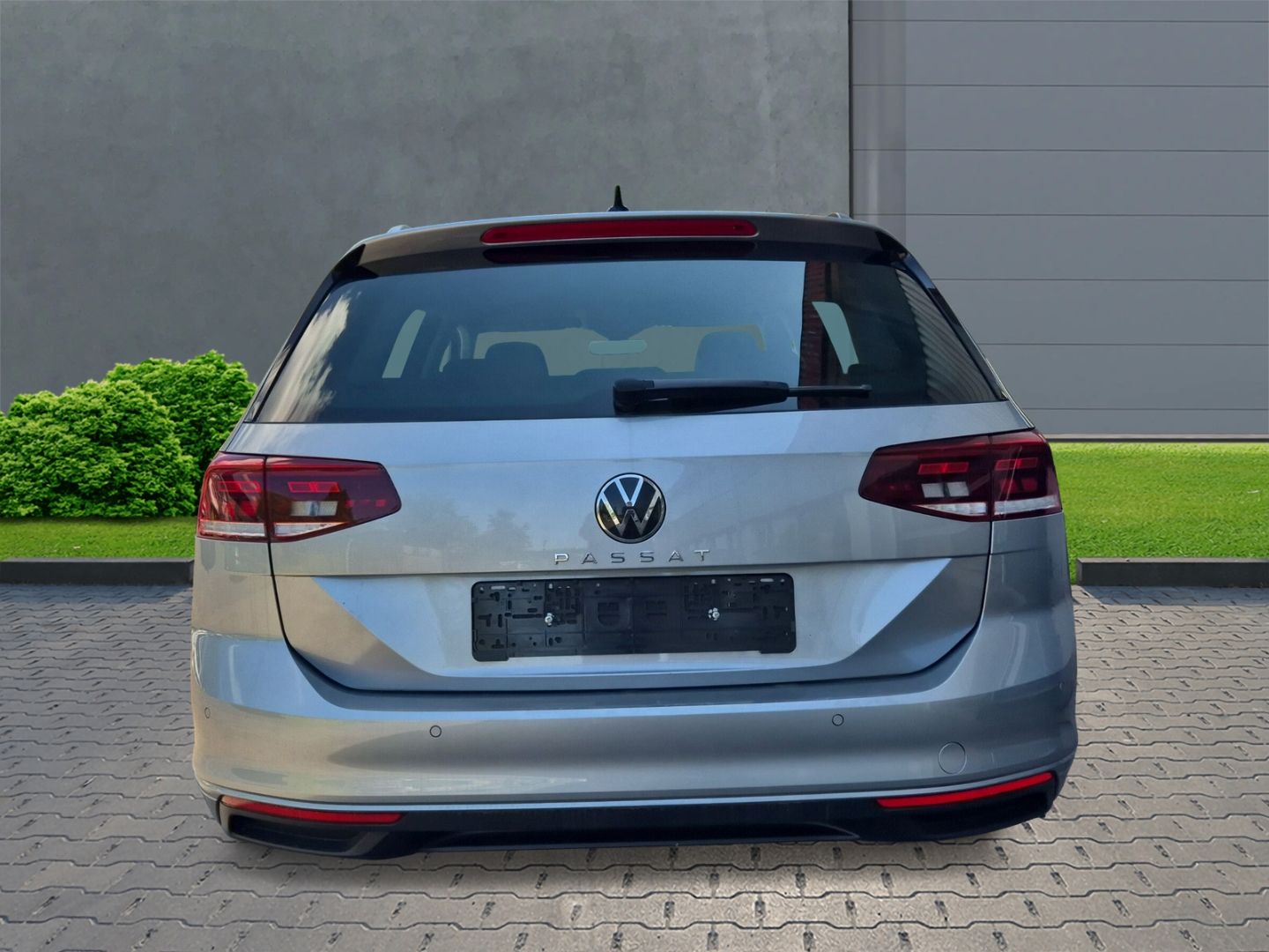 Volkswagen Passat Variant Conceptline 2.0 TDI - Samsaru's Car Outlet