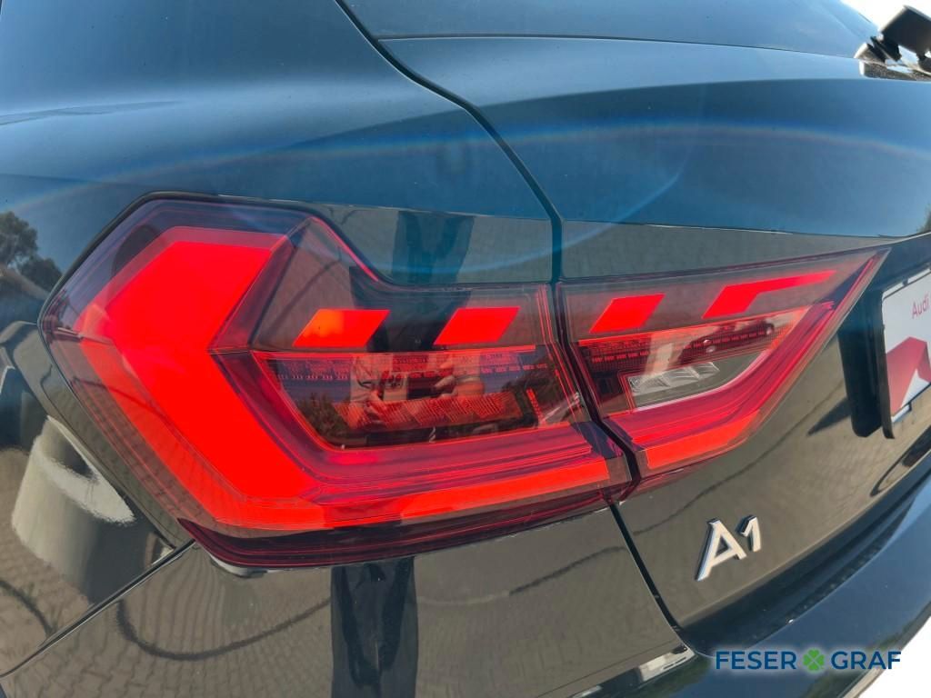 Audi A1 Sportback S-line 30 TFSI S-tronic - Samsaru's Car Outlet