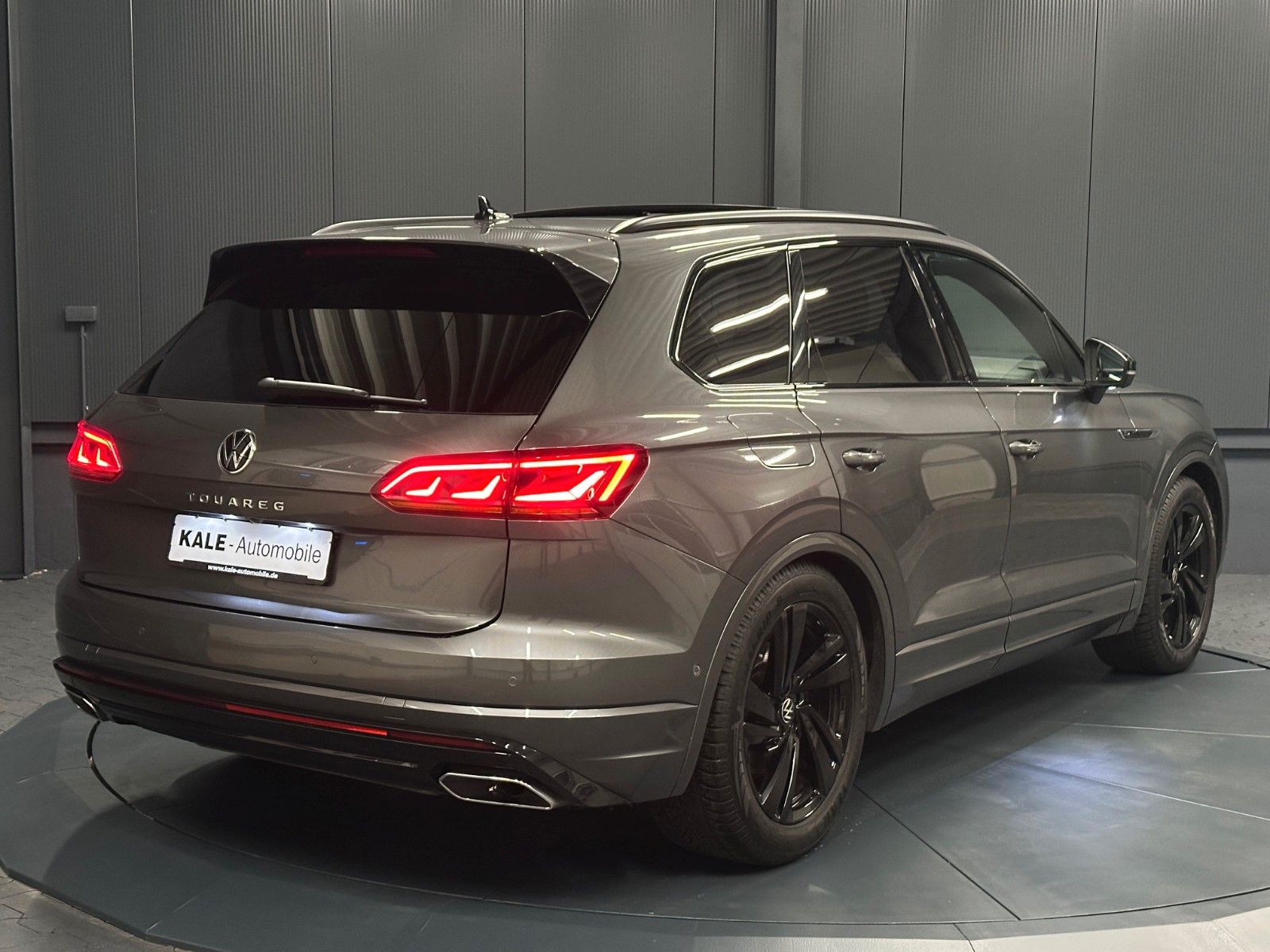 Volkswagen Touareg R-Line 4Motion*Black Style*PANORAMA*LUFT